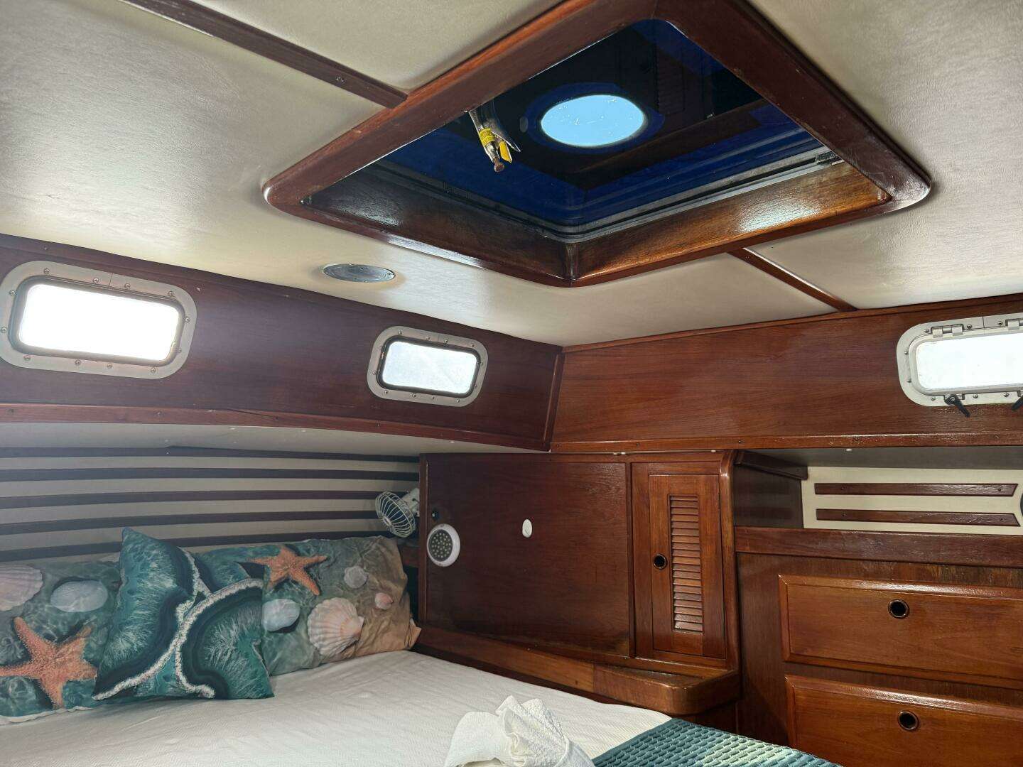 1985 Endeavour 42 - Image 47