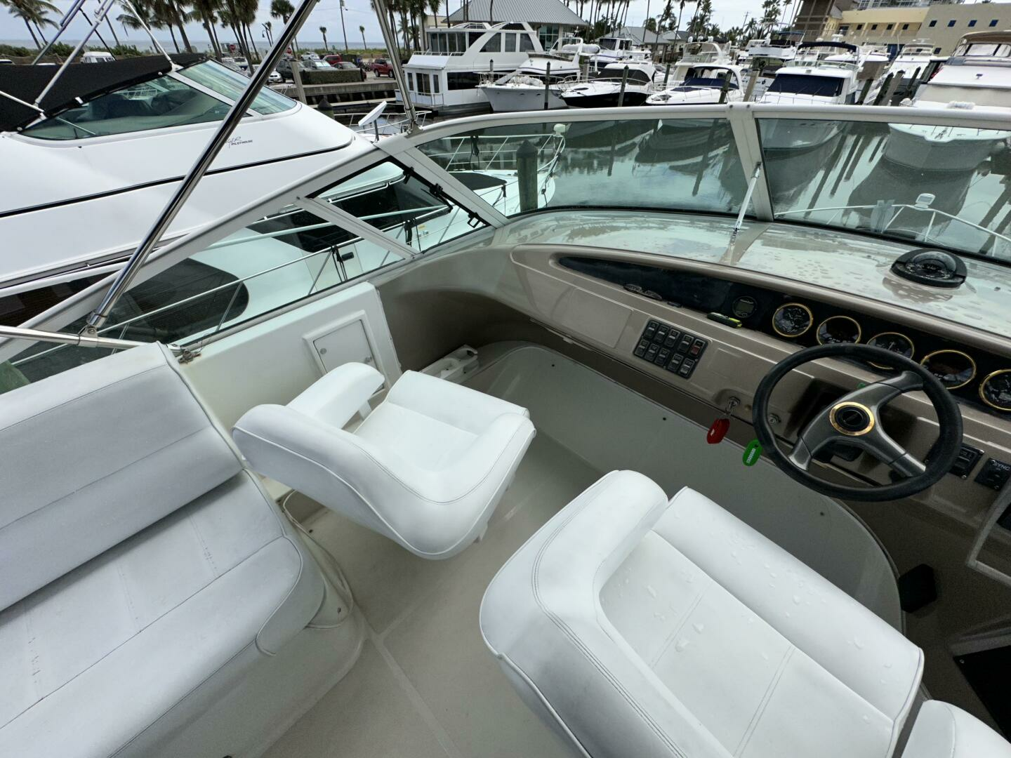1999 Carver 450 Pilothouse - Image 13