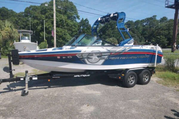 2013 Nautique