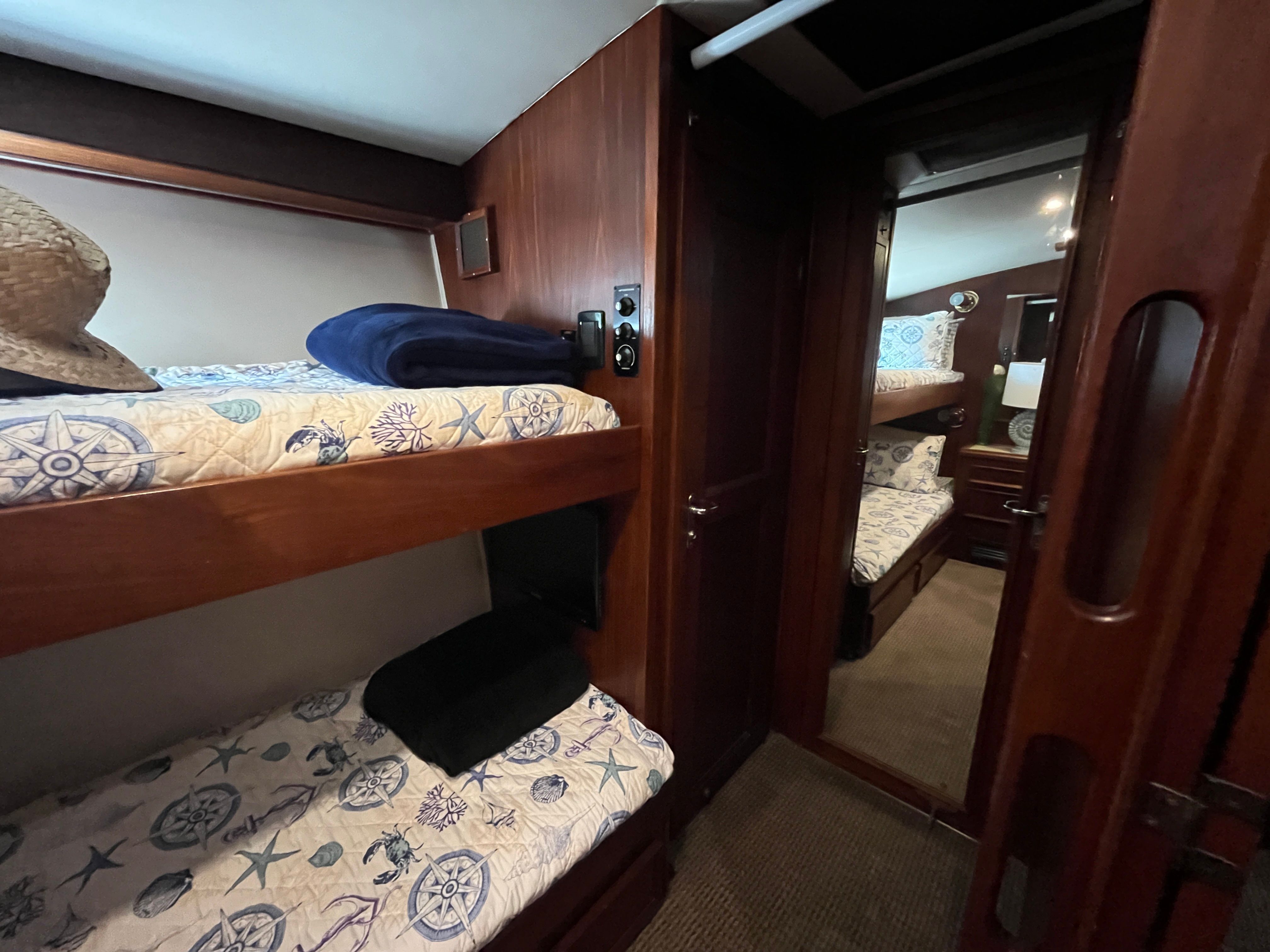 1980 Hatteras 55 Convertable - 44