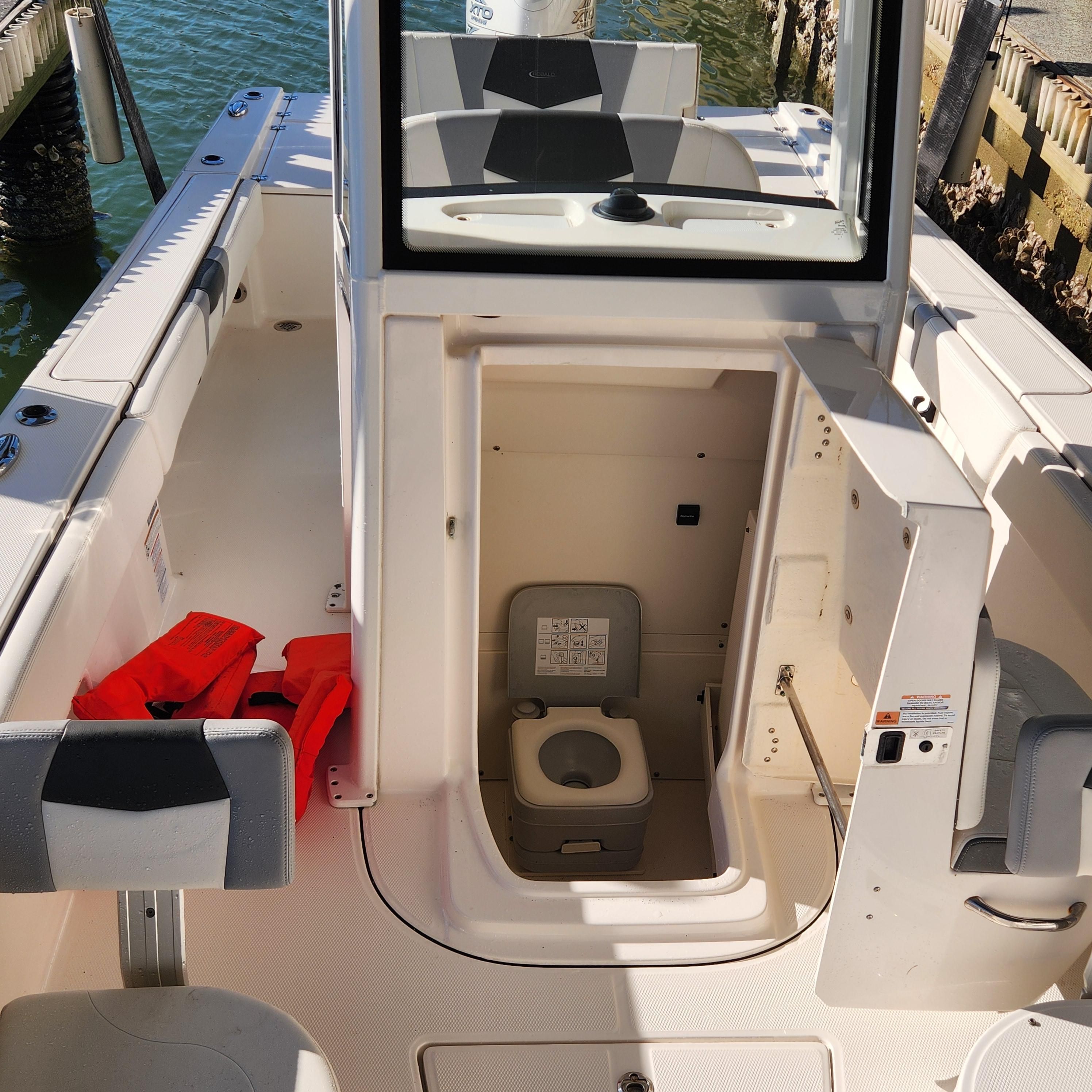 2022 Robalo 266 Cayman - 8