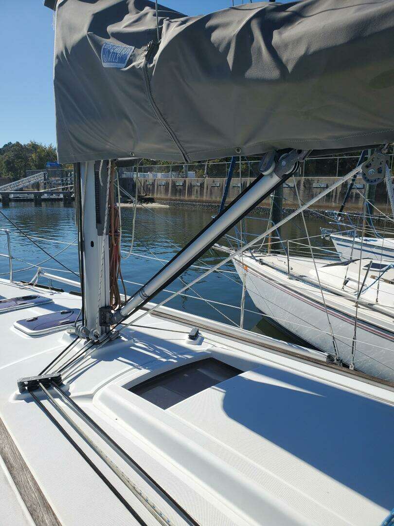 2011 Beneteau Oceanis 34 - Image 14