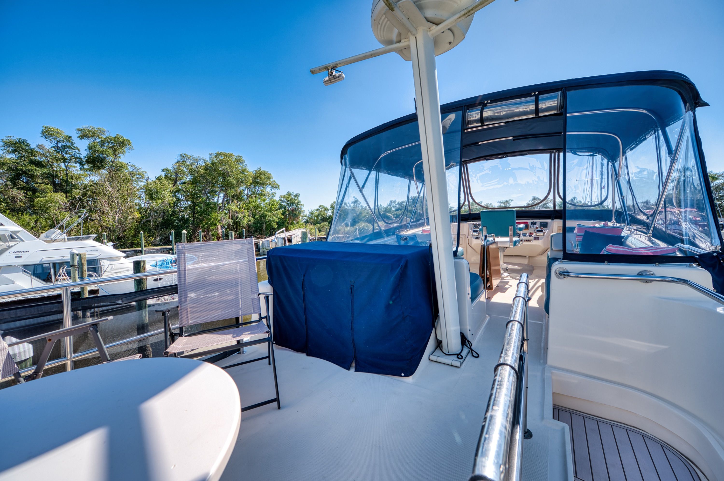 2005 Mainship 400 Trawler - 11