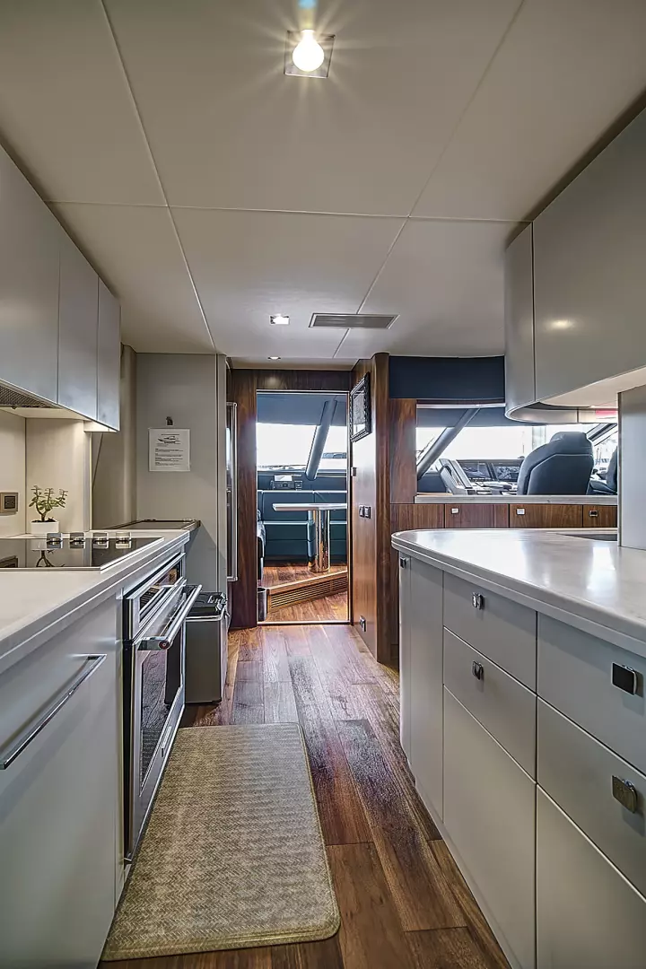 2019 Sunseeker 86 Yacht - Image 40