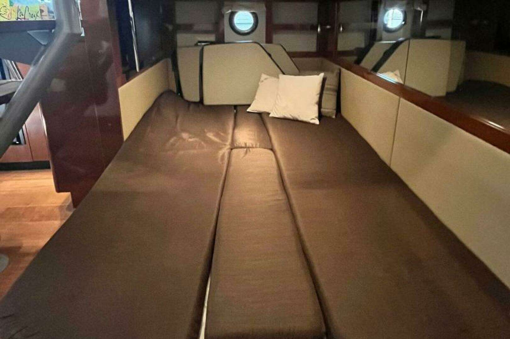 2014 Sea Ray Sundancer 350 - Image 13