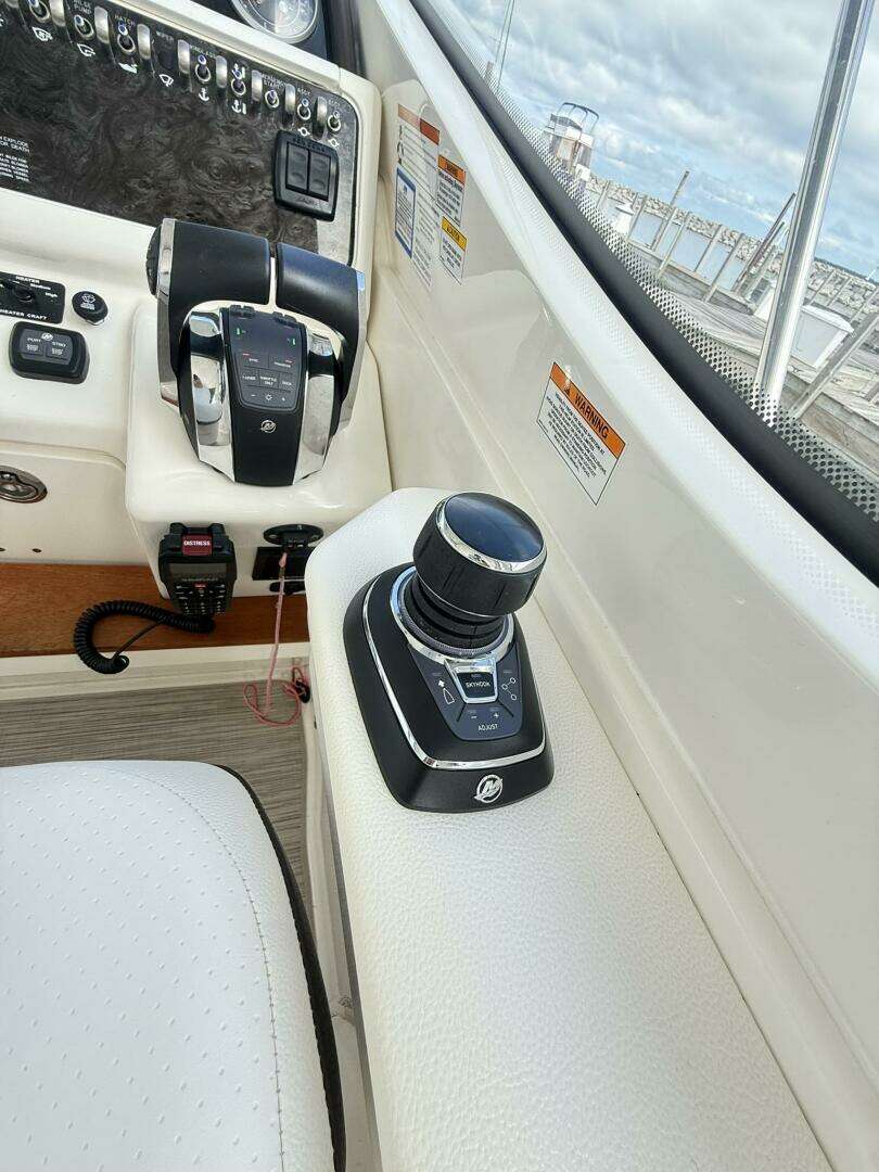 2019 Sea Ray Sundancer 350 Coupe - Image 15