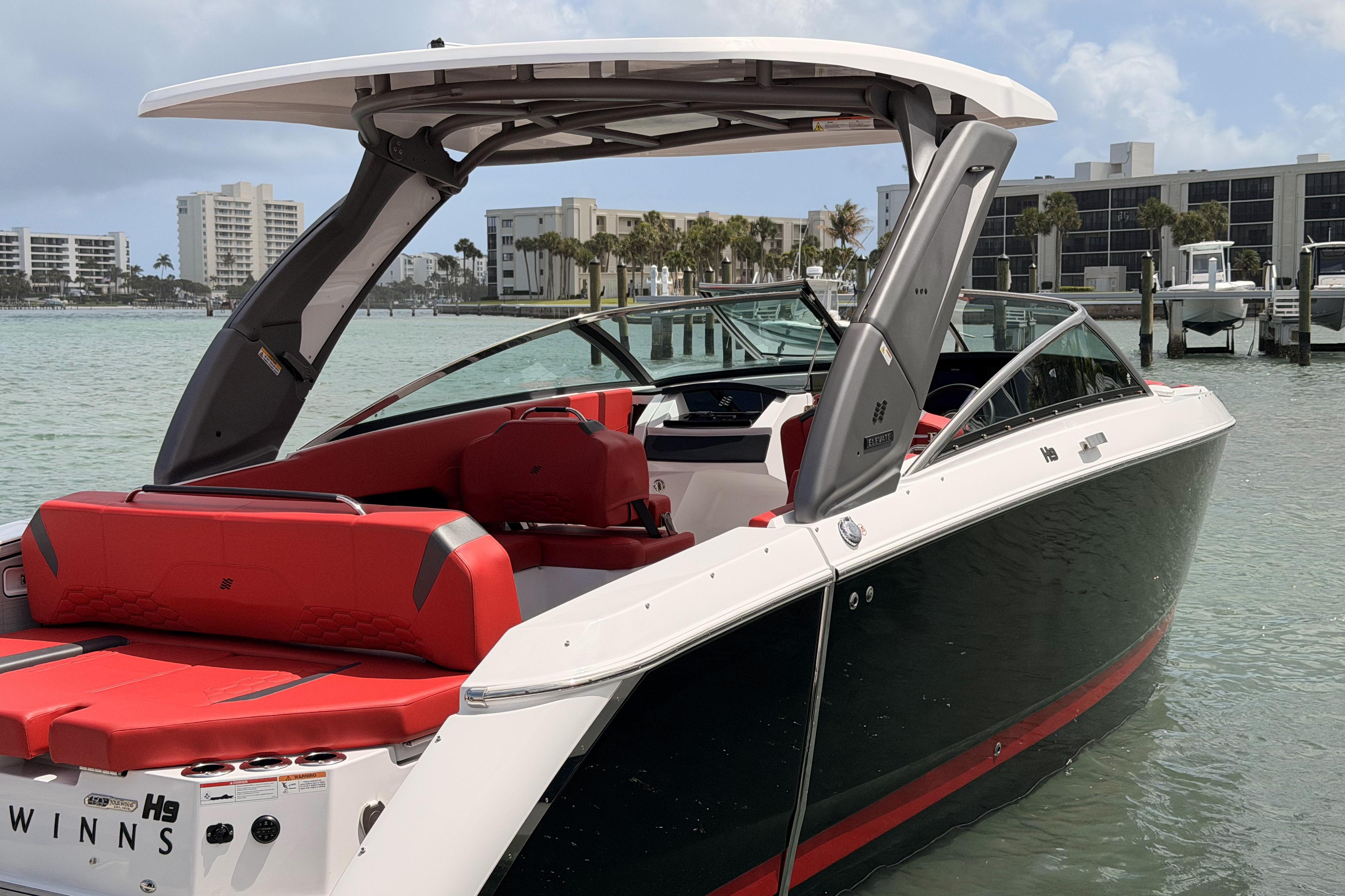 2025 Four Winns H9 OB