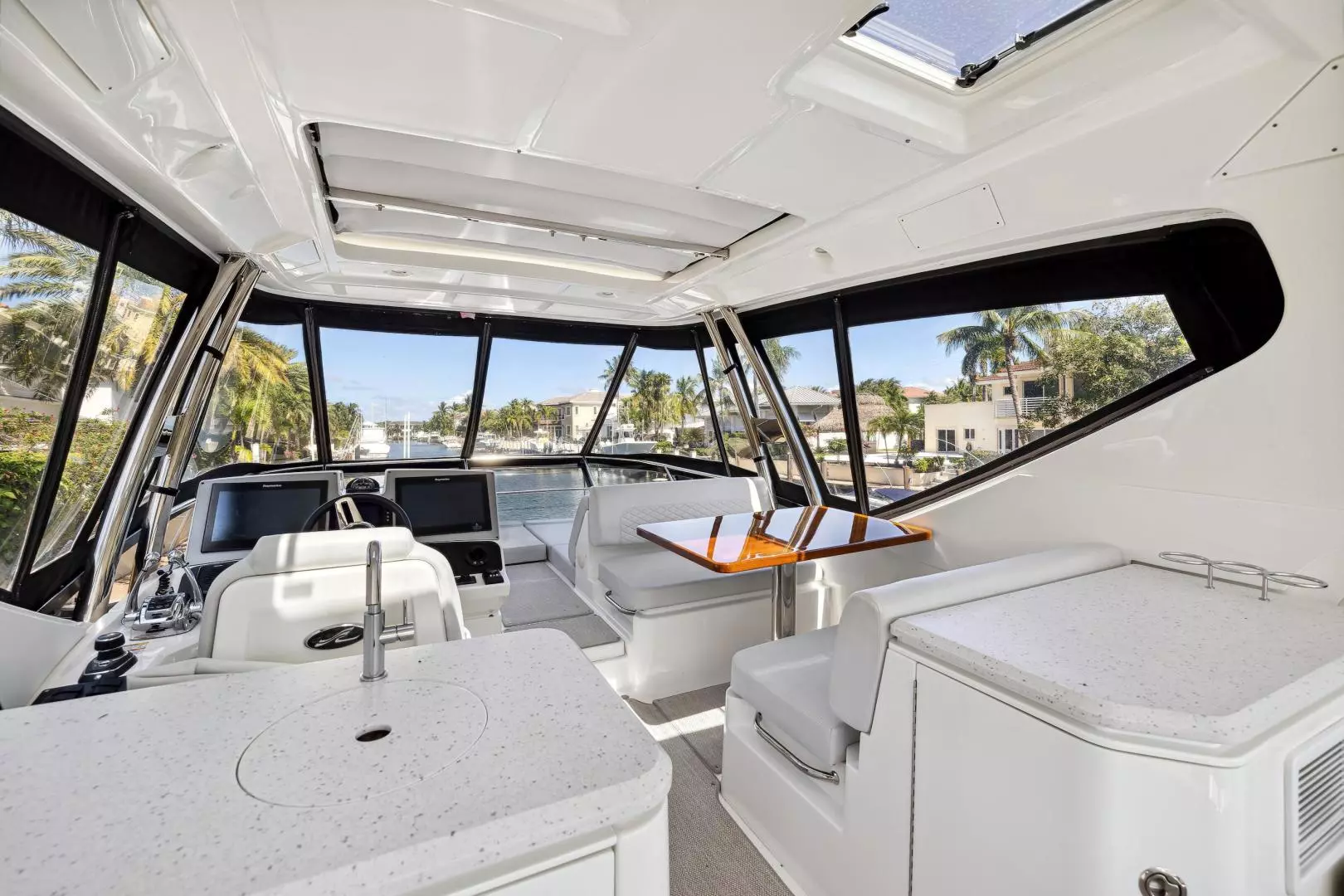 2018 Sea Ray L590 Fly - Image 23