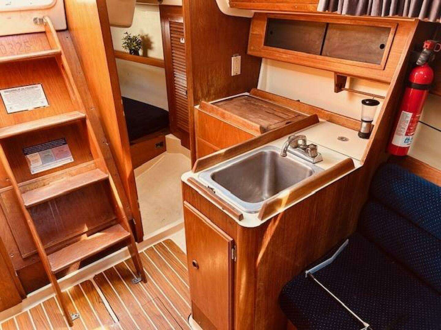 1985 Pearson 28 - Image 14