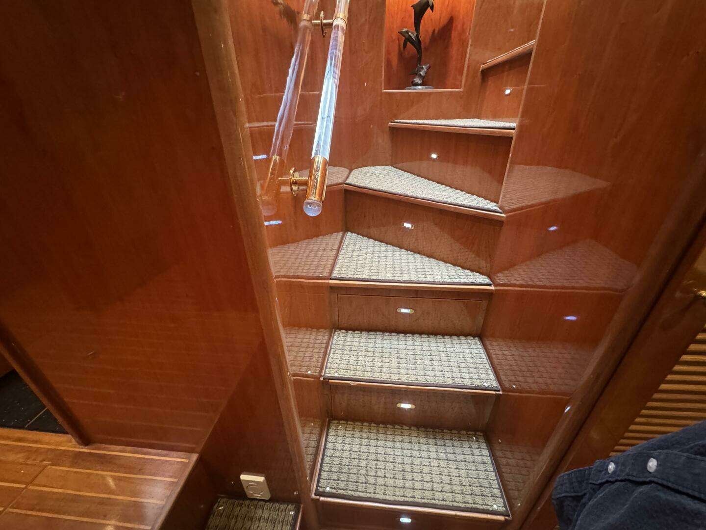 2004 Altima 55 Pilothouse - Image 46