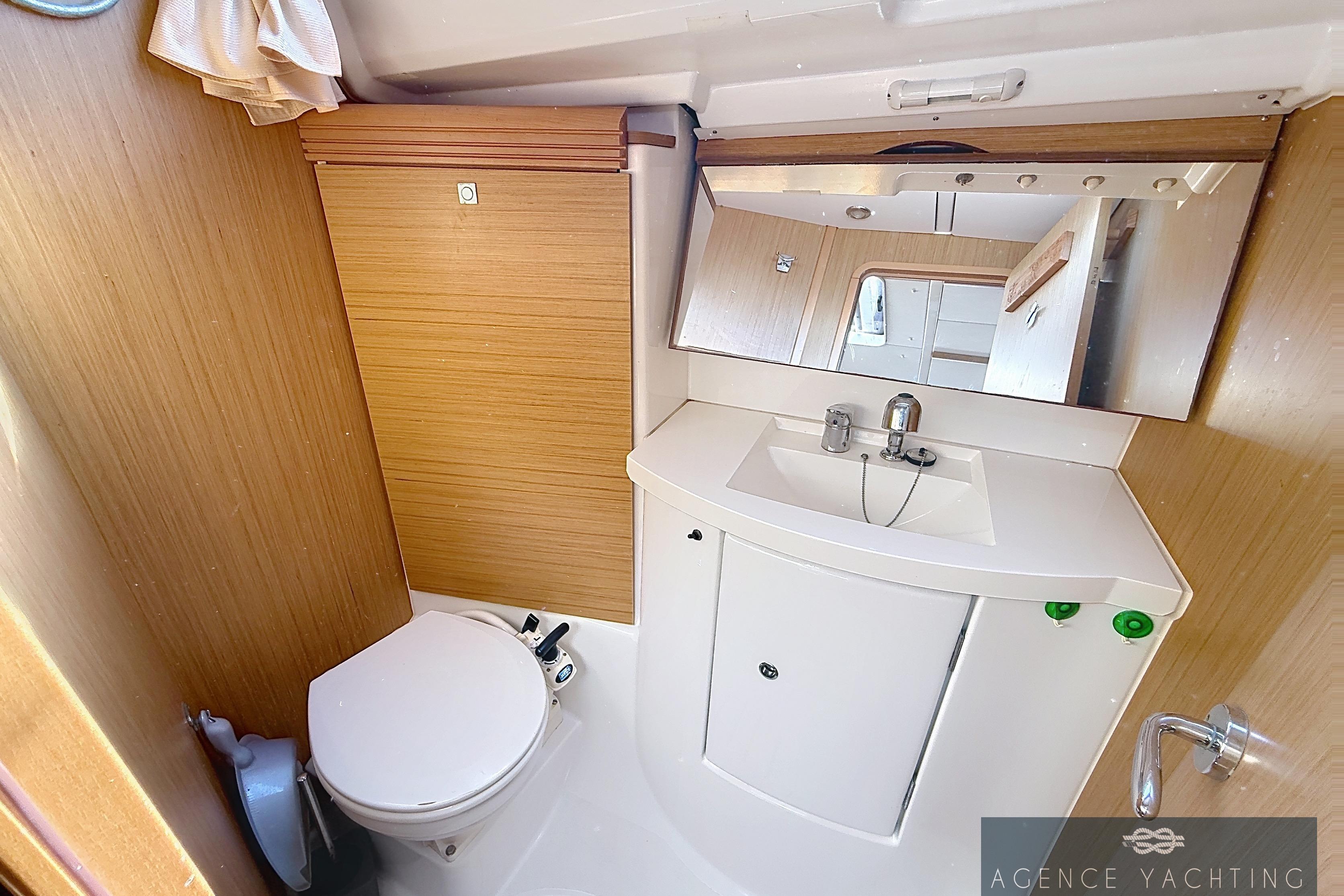 Bathroom interior of 2009 Jeanneau Sun Odyssey 39i Performance yacht.