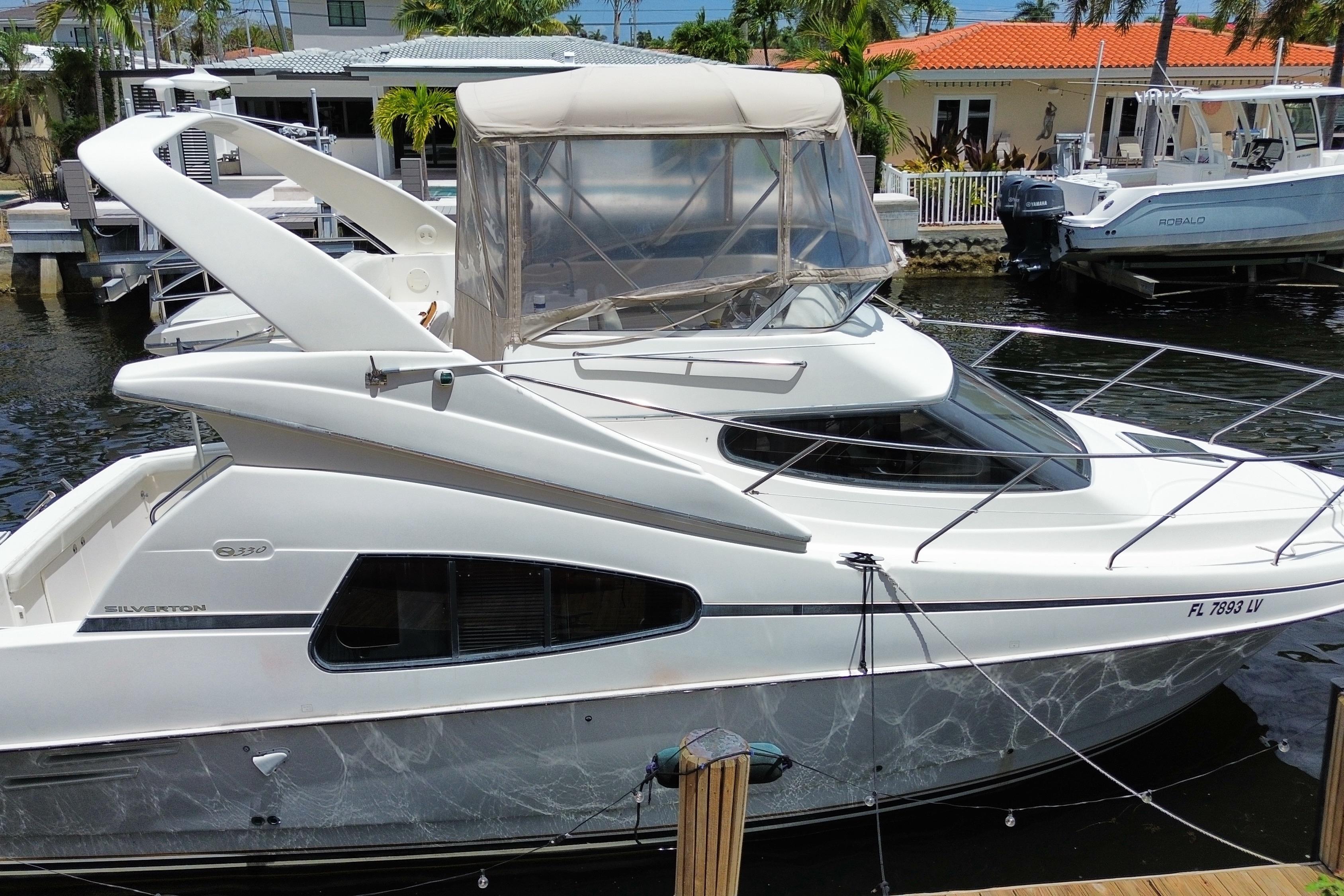 2002 Silverton 330 Sport Bridge