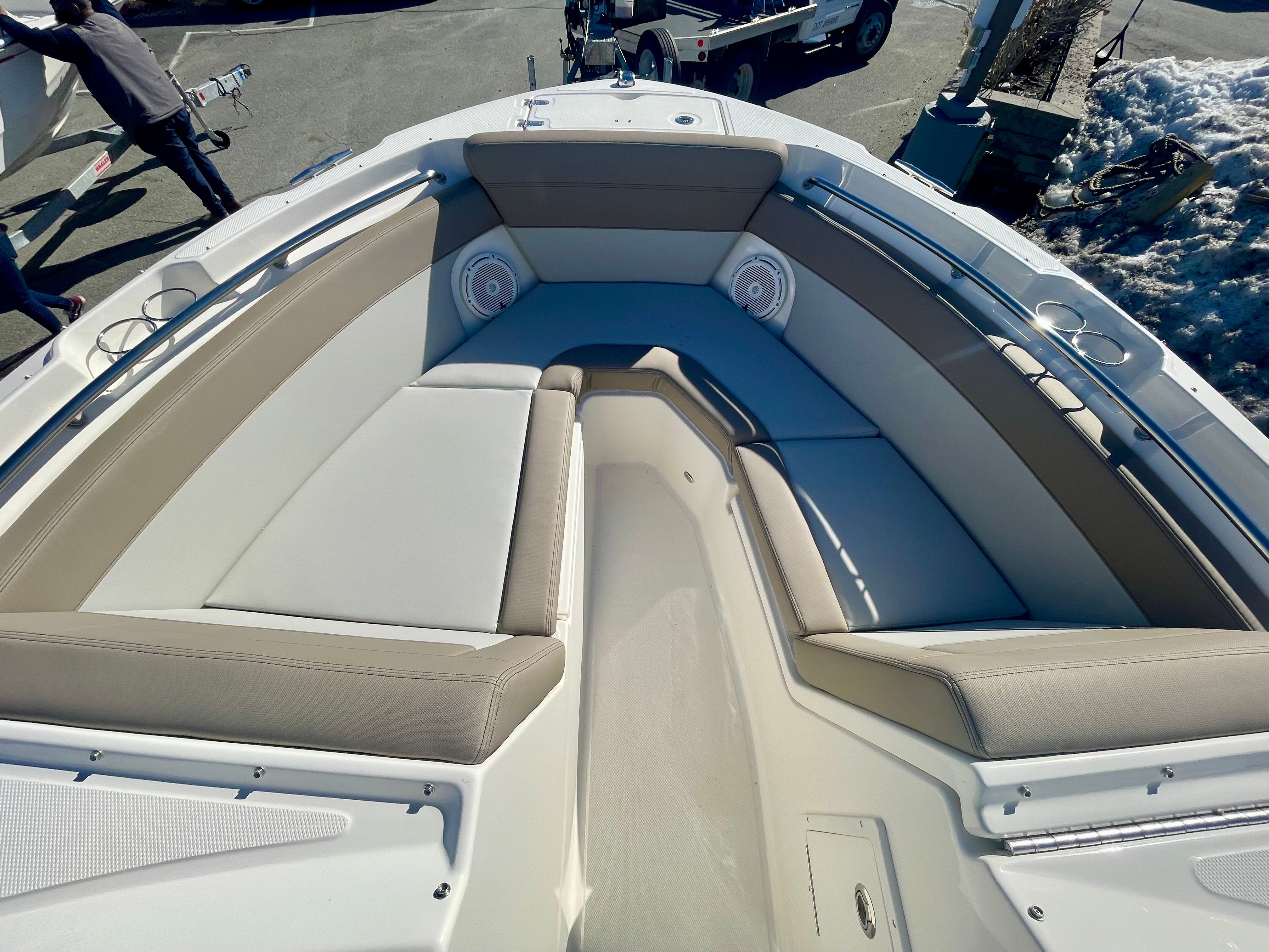 2026 Boston Whaler 210 Vantage - 22
