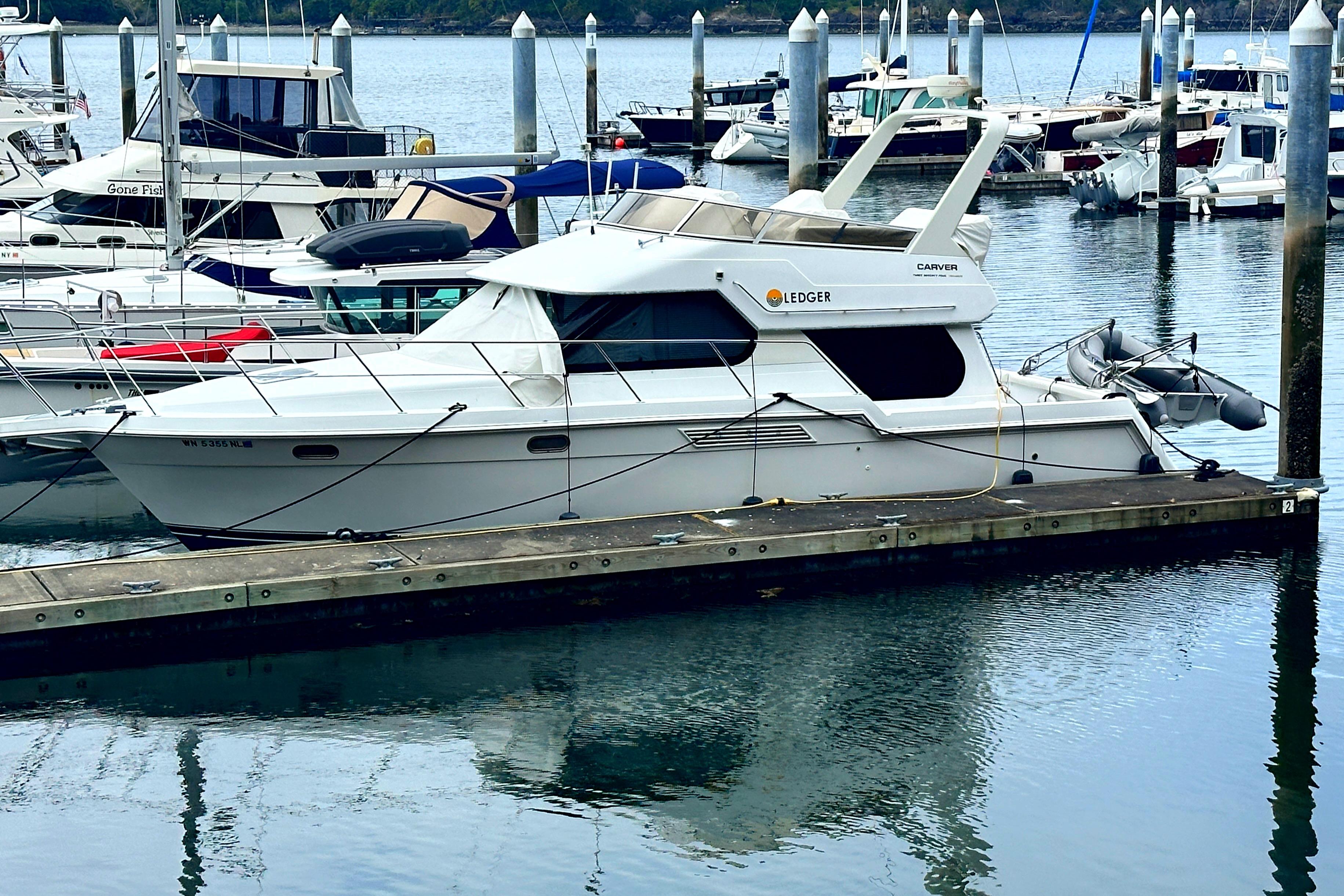 2000 Carver 374 Voyager