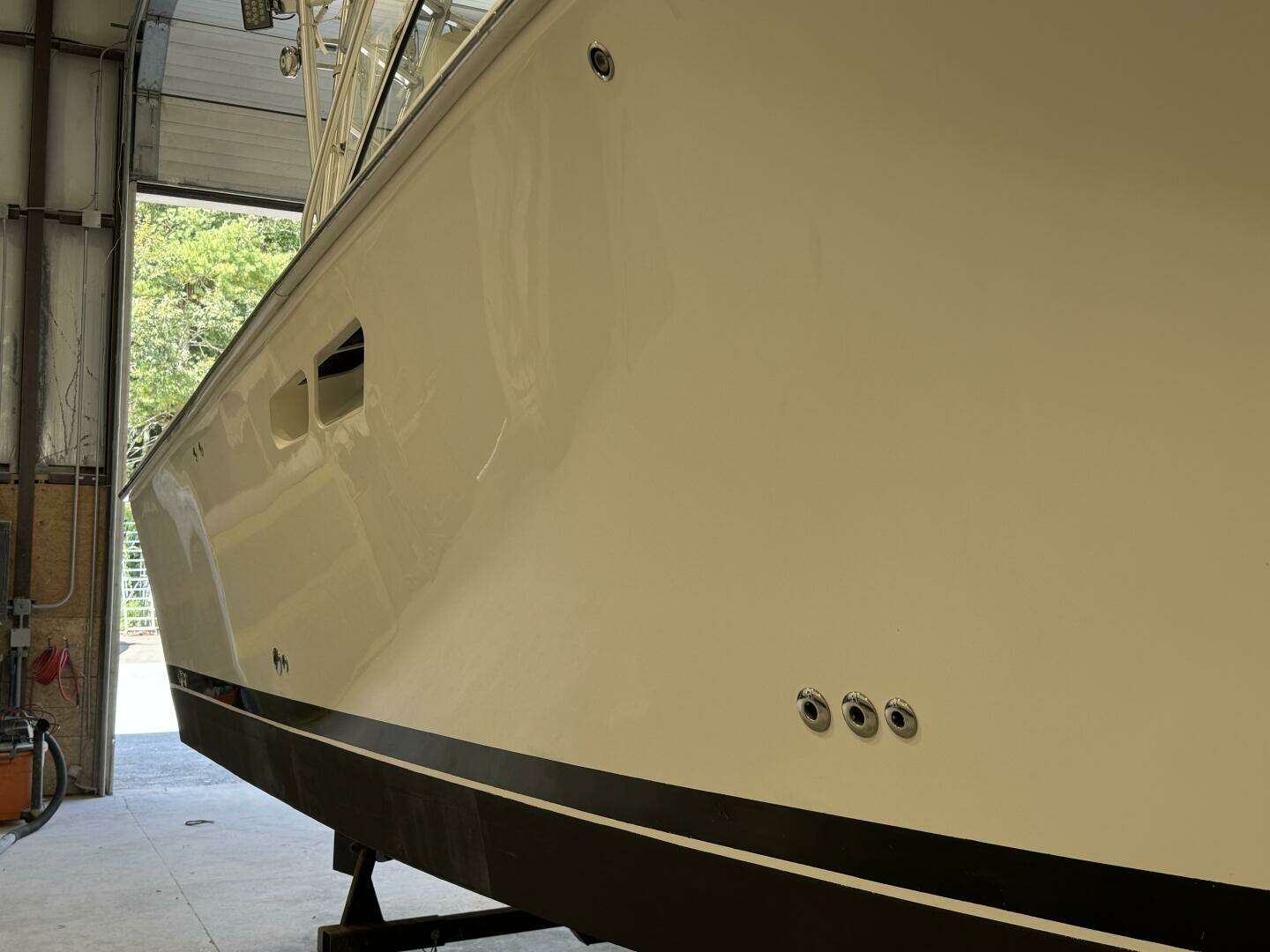 2011 Luhrs 30 Open - Image 11