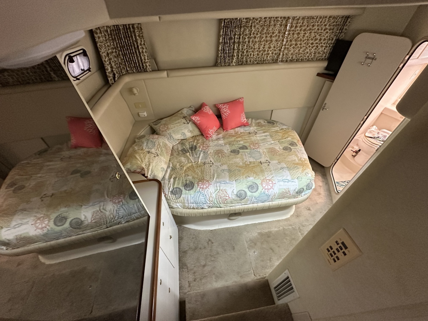 1998 Cruisers Yachts 3650 Aft Cabin - Image 51