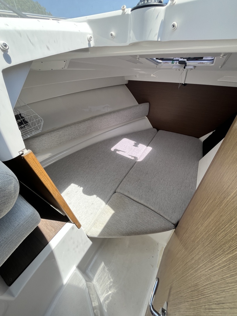 2022 Jeanneau NC 795 Series 2 - Image 4