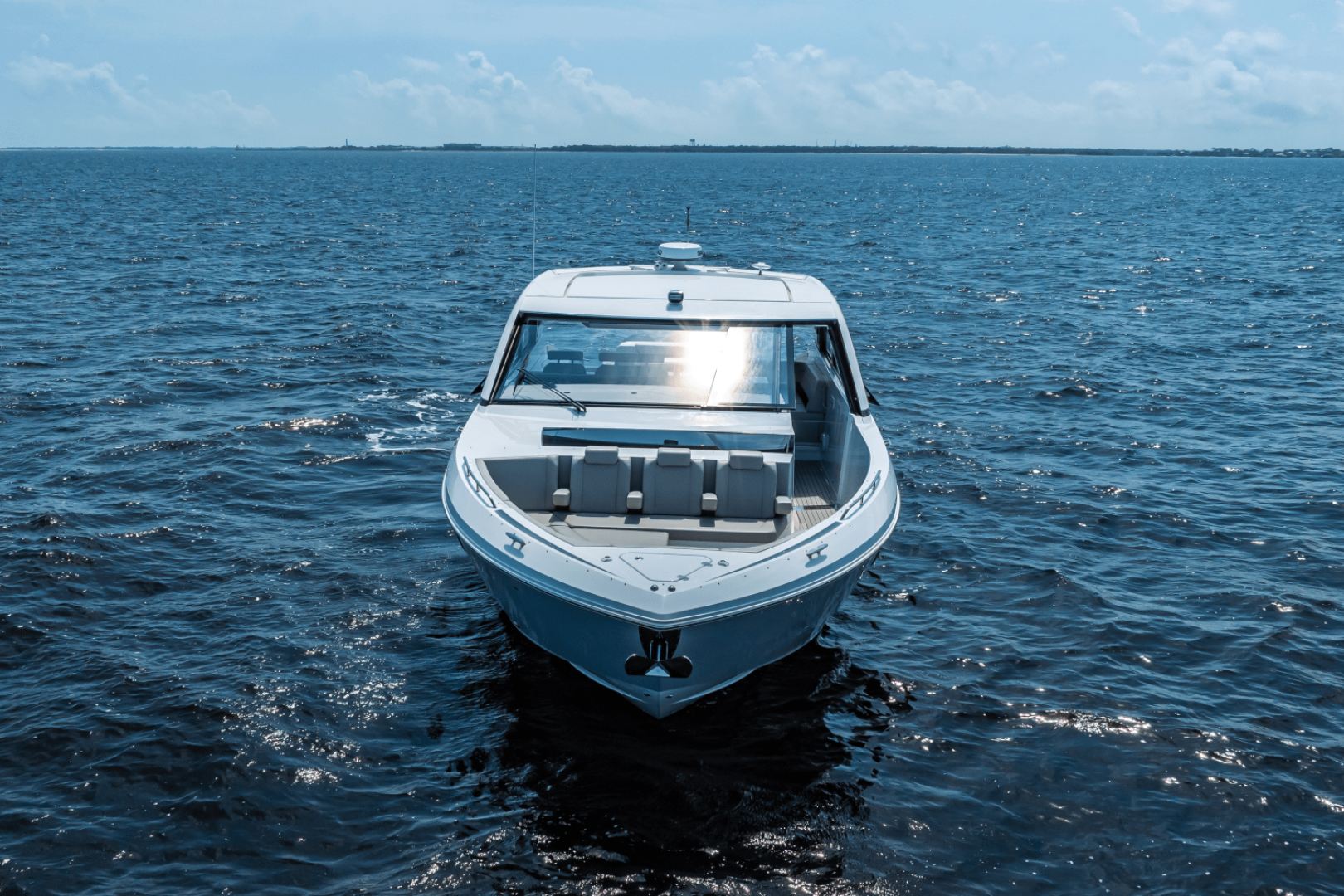 2025 Cruisers Yachts 50 GLS - Image 7