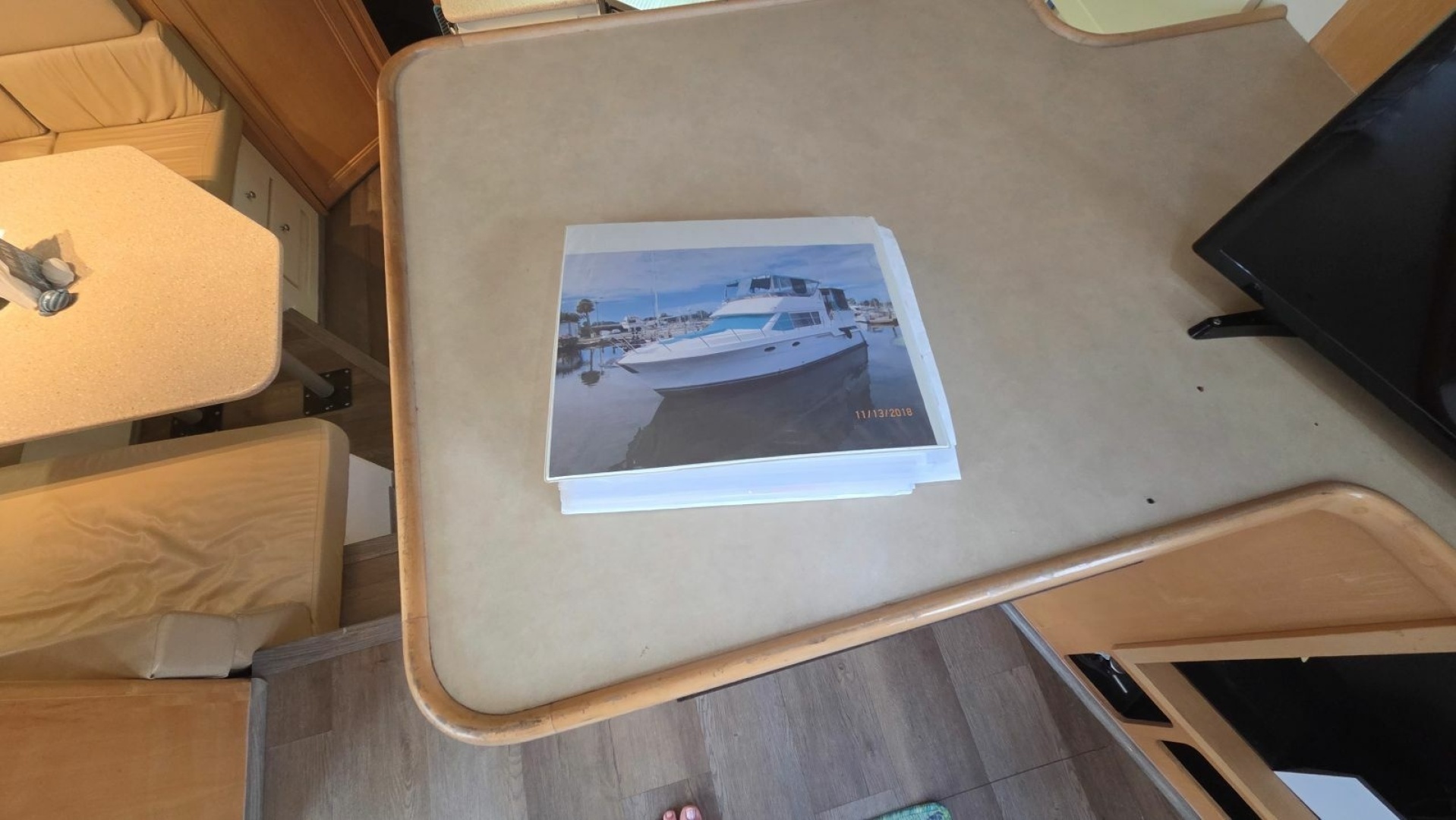 1998 Carver 405 Aft Cabin Motor Yacht - Image 35