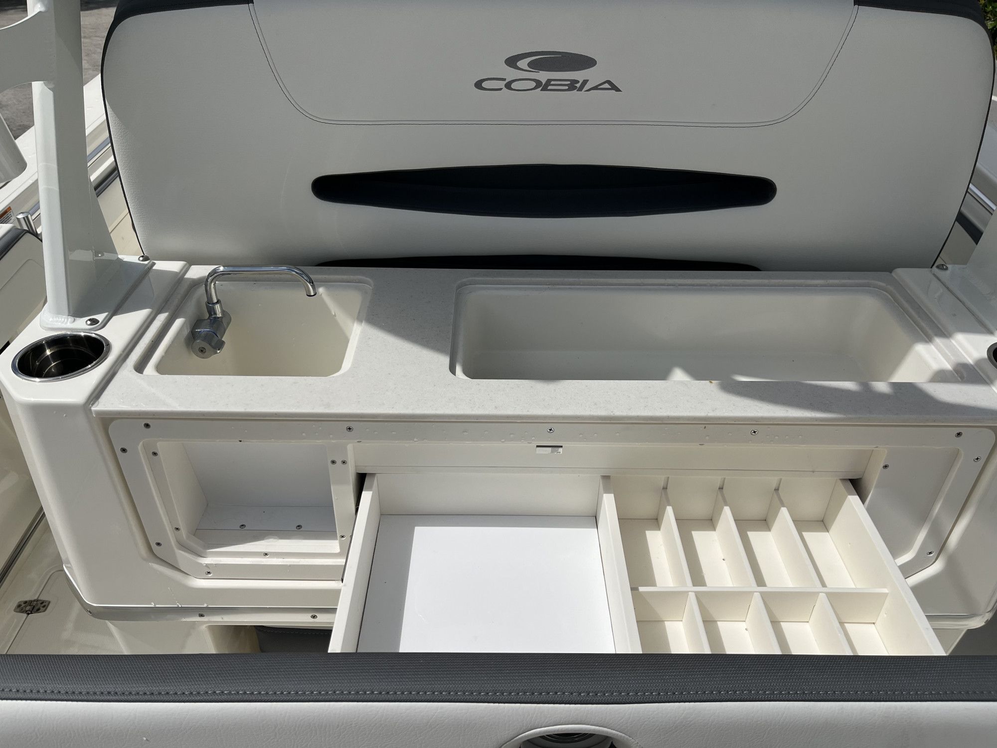2026 Cobia 305 Center Console - 12