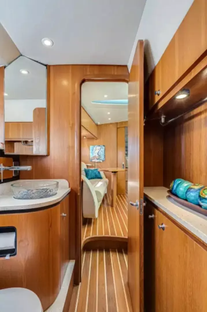 2008 Tiara Yachts 3900 Sovran - Image 21