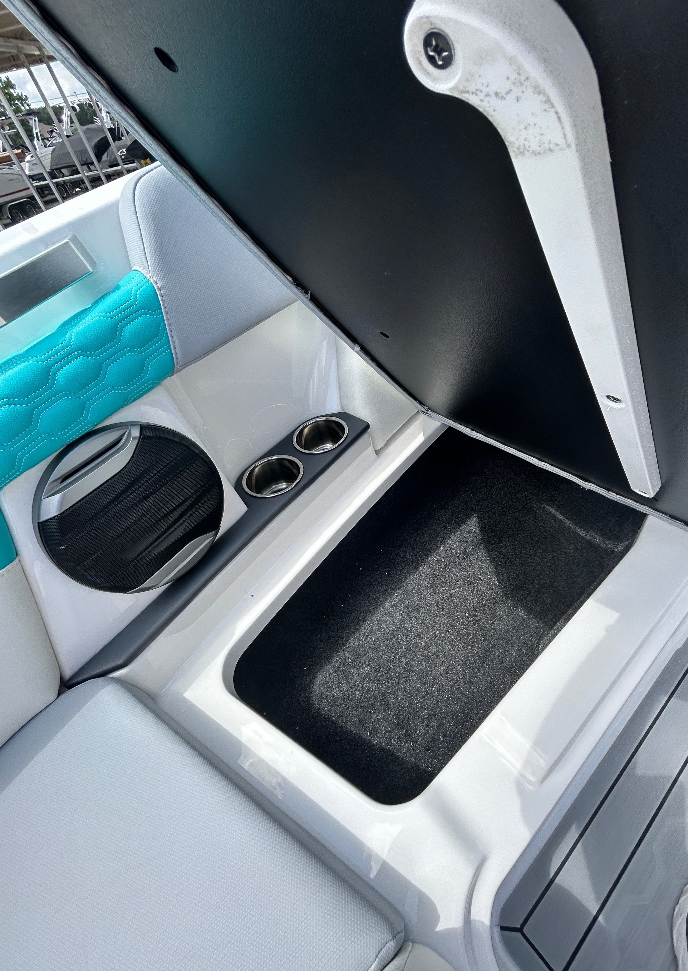 2026 MasterCraft XT22 - 21