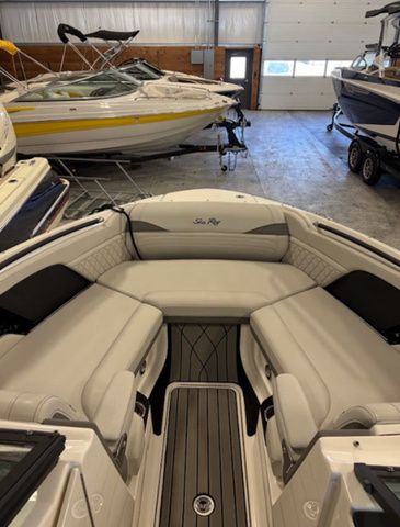 2023 Sea Ray SLX 260 - 14