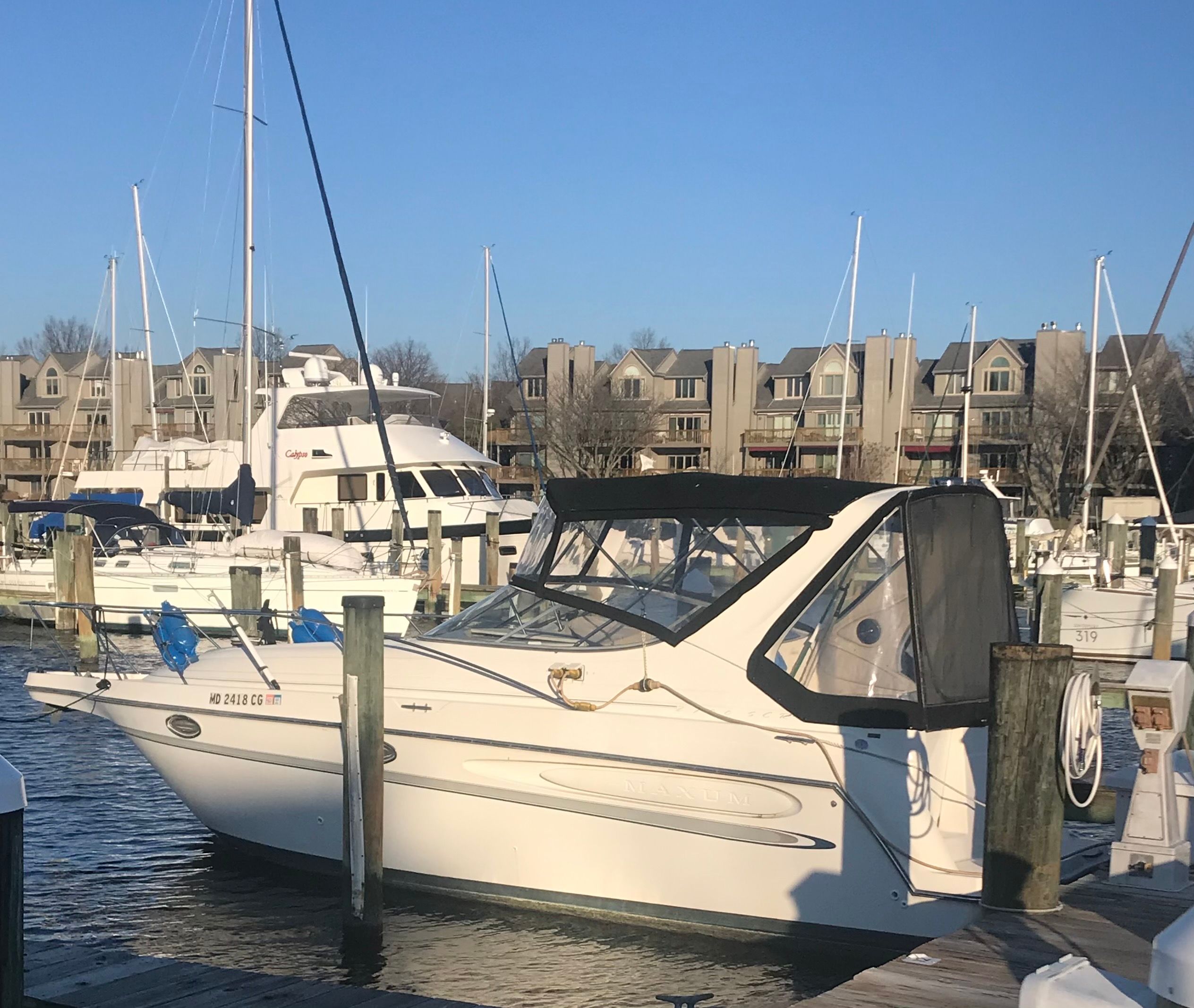 1998 Maxum 2700 SCR