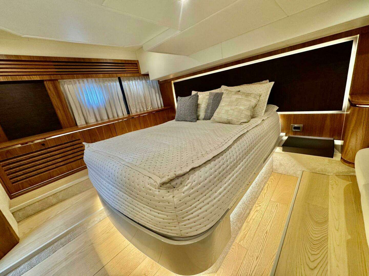 2016 Absolute 45 Sport Yacht - Image 80