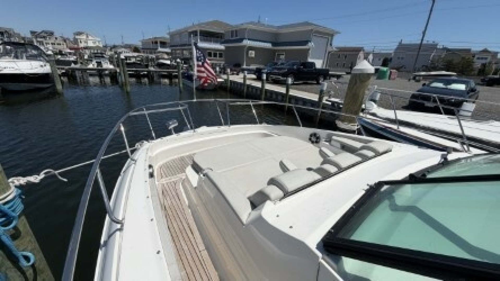 2021 Sea Ray Sundancer 320 Outboard - Image 28