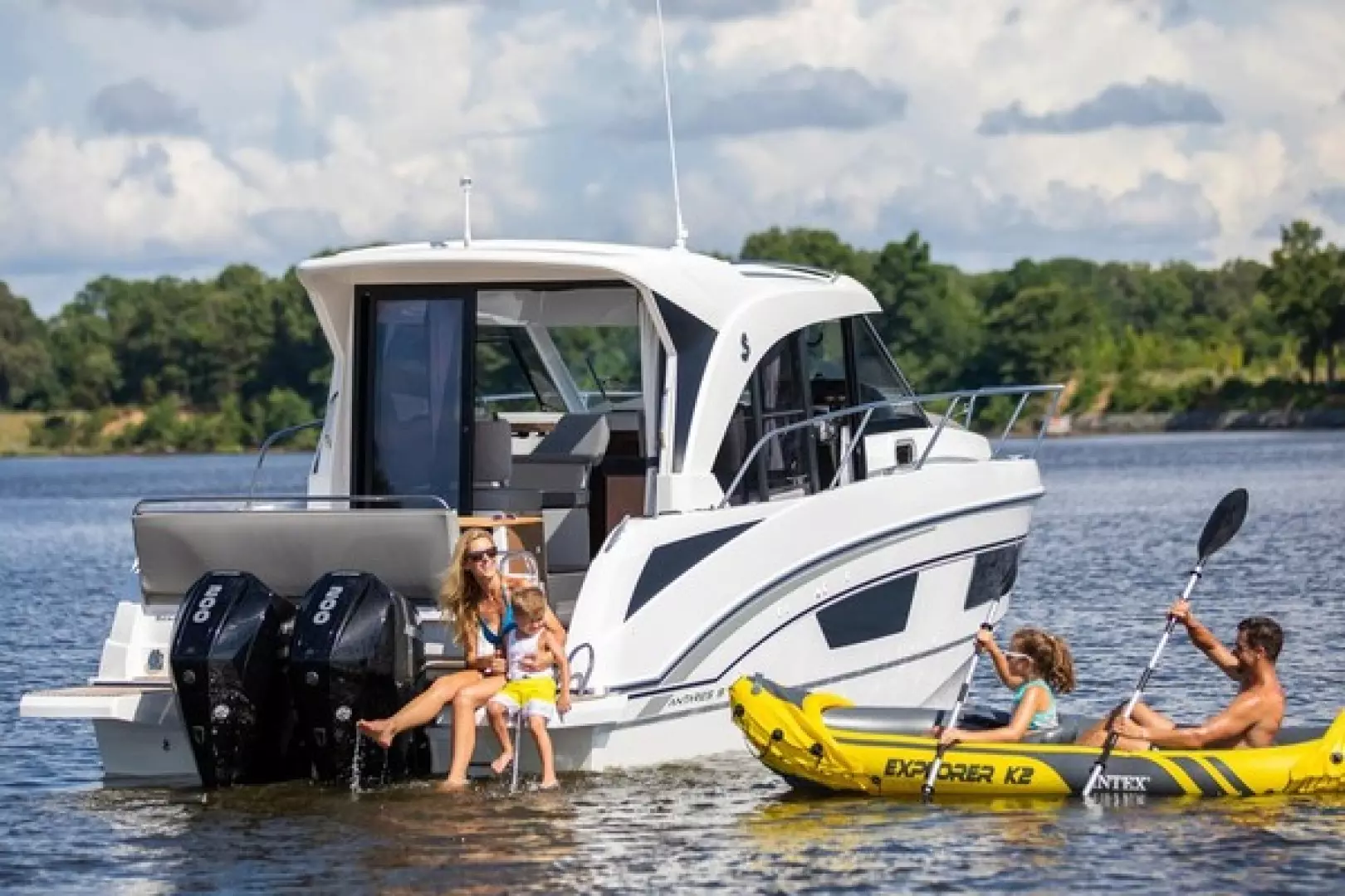 2025 Beneteau Antares 9 - Image 3