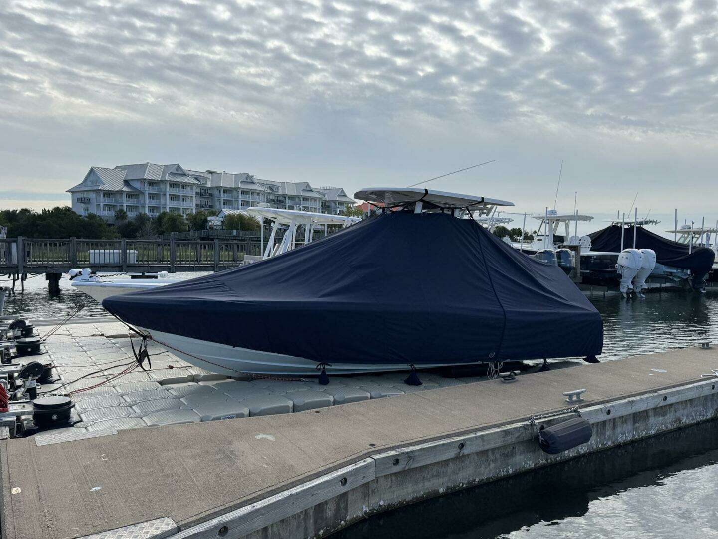 2021 Robalo 246 Cayman - Image 48