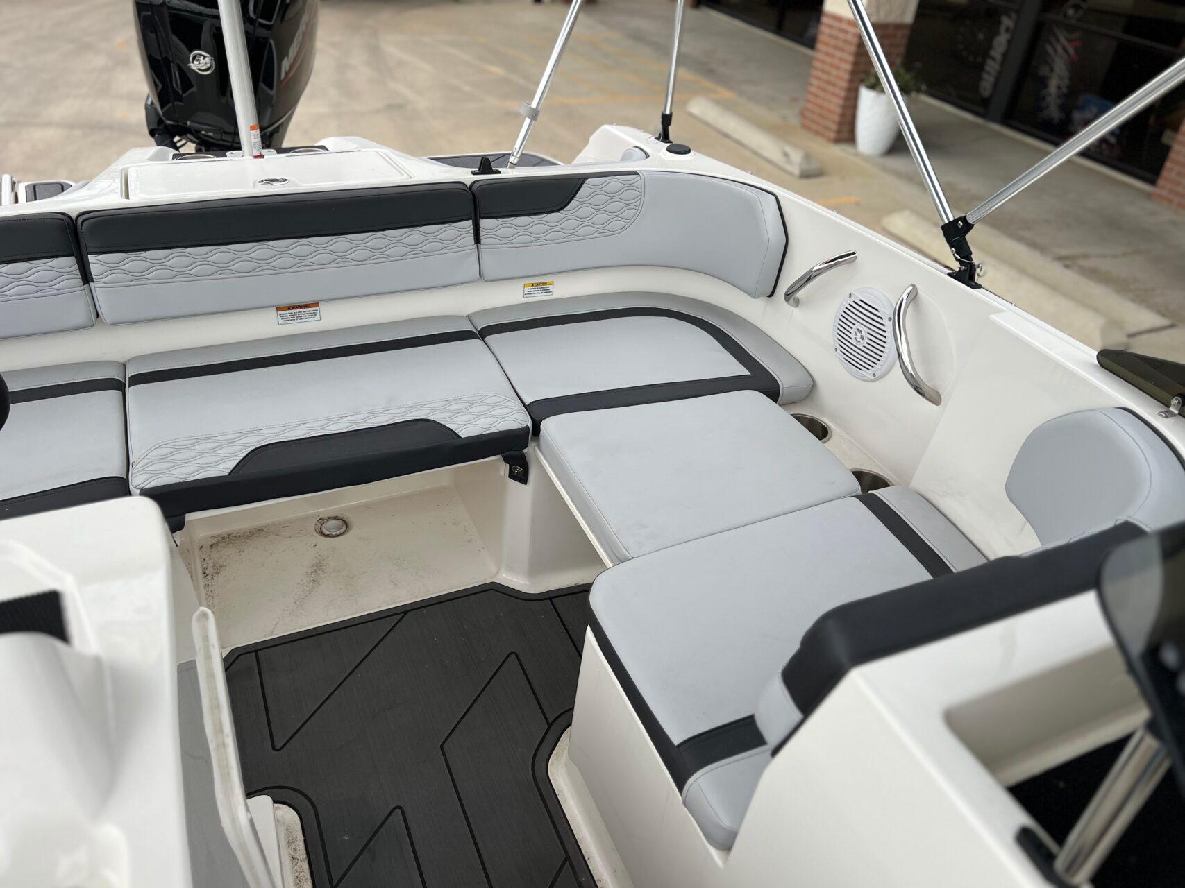 2023 Bayliner M17 - 11
