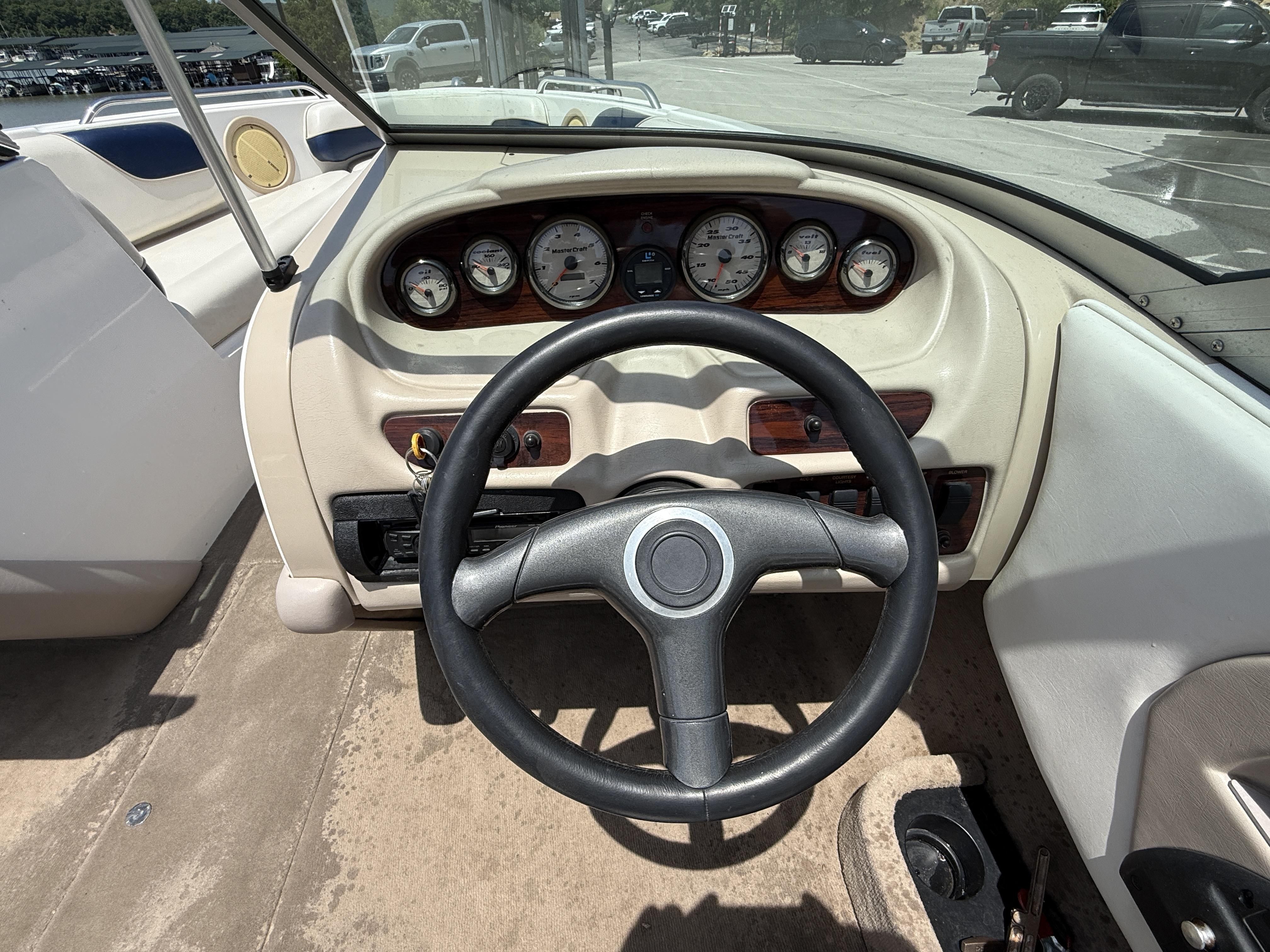 2000 MasterCraft MariStar 230 SV - 13