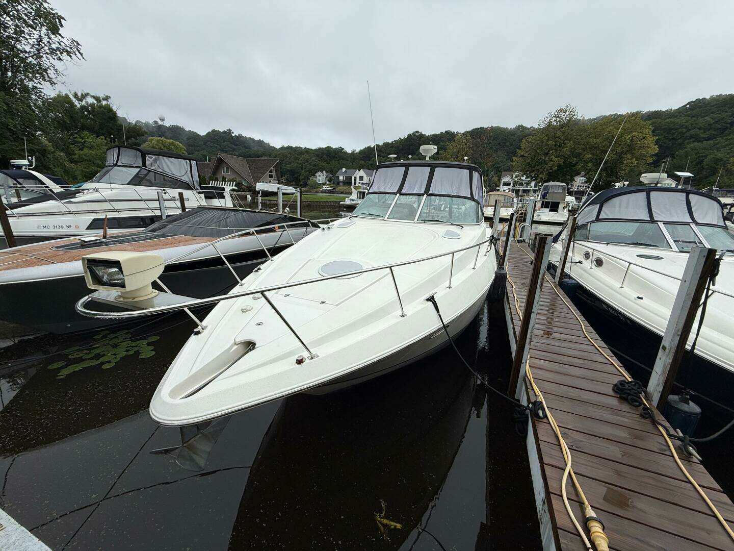 2004 Cruisers 370 Express - Image 3