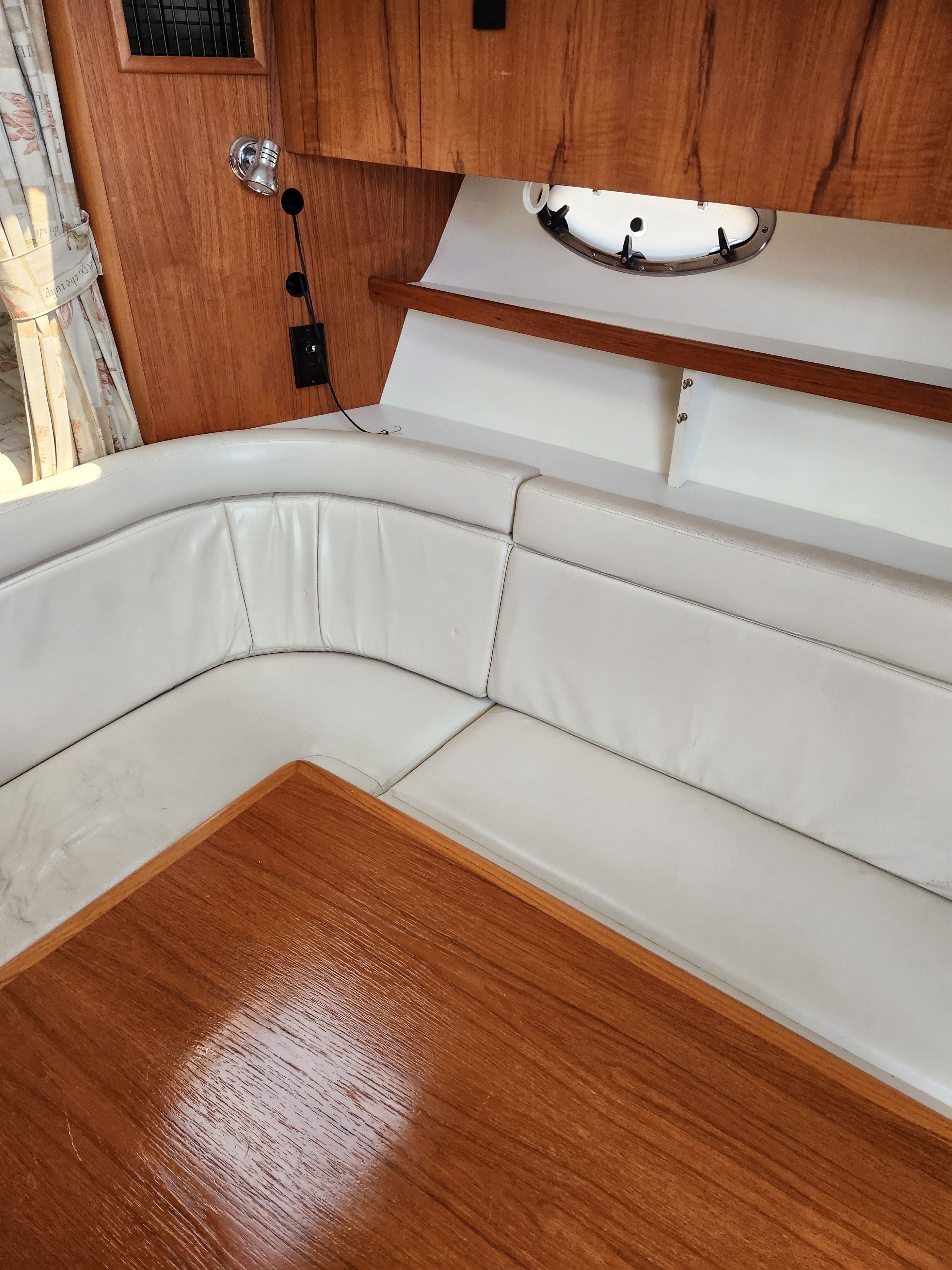 2000 Tiara Yachts 3100 Open - 7