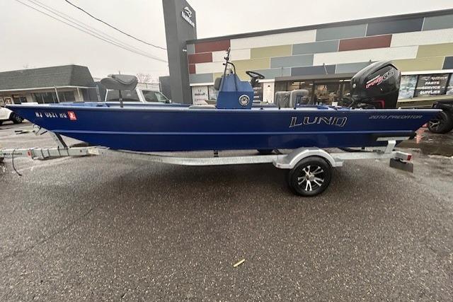 2024 Lund 2070 Predator CC