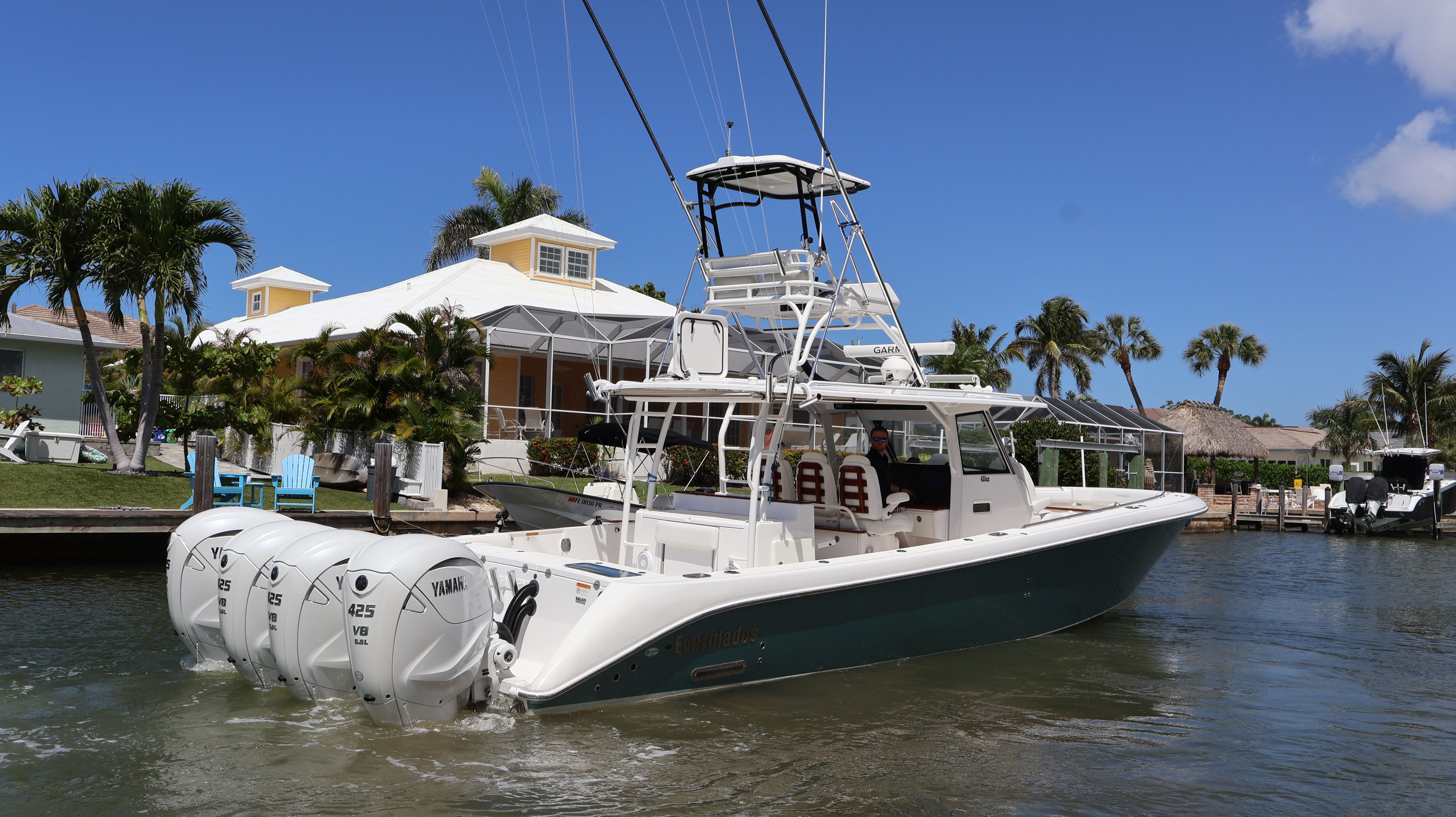 2019 Everglades 435 Center Console