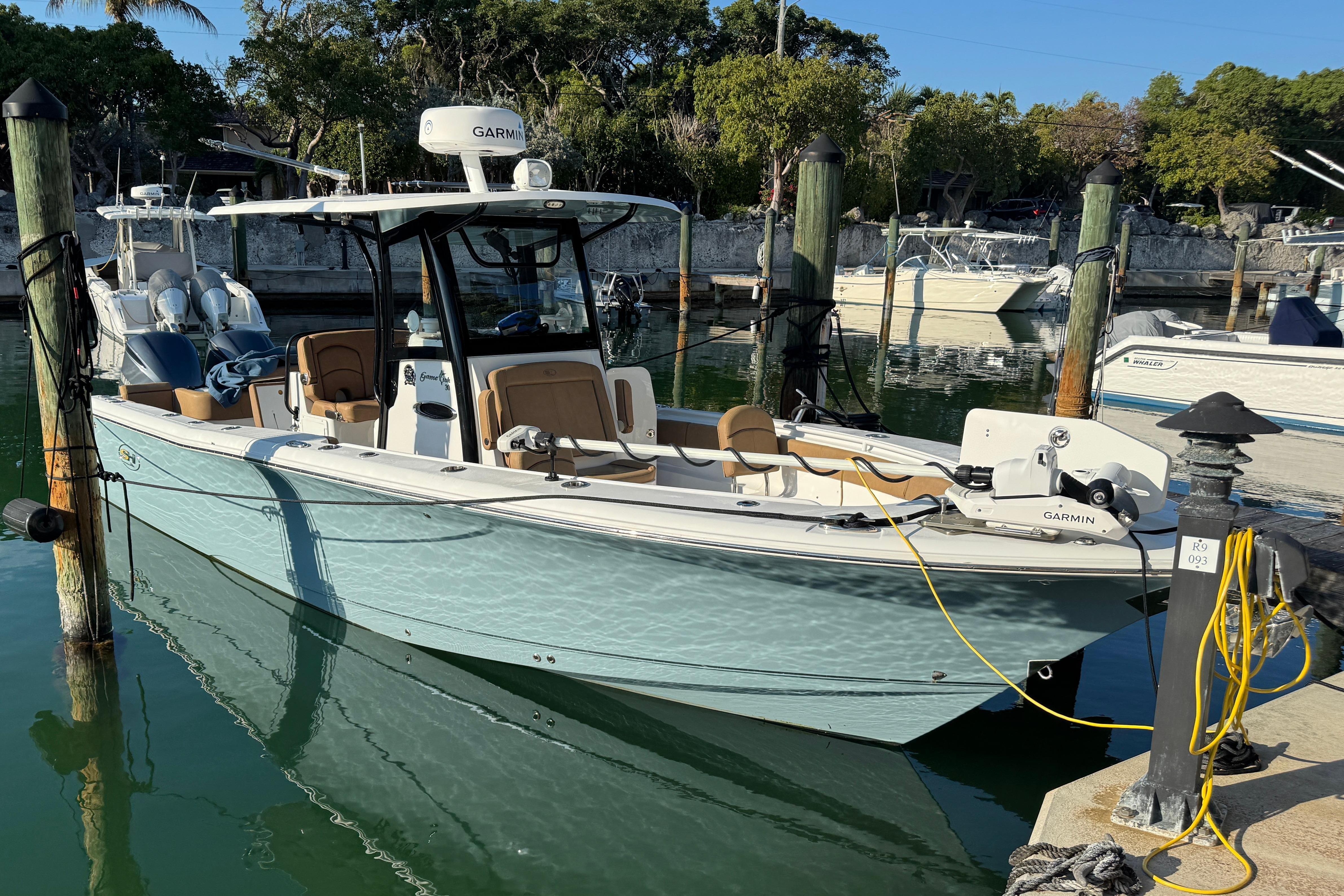 2021 Sea Hunt Gamefish 30 Forward Seating