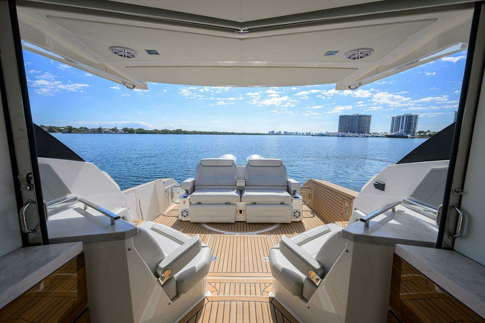 2022 Tiara Yachts 43 LE - Image 26