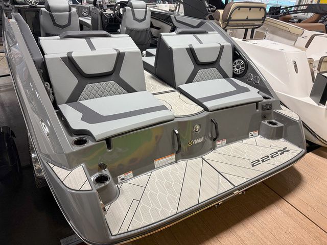 2025 Yamaha Boats 222XD - 3