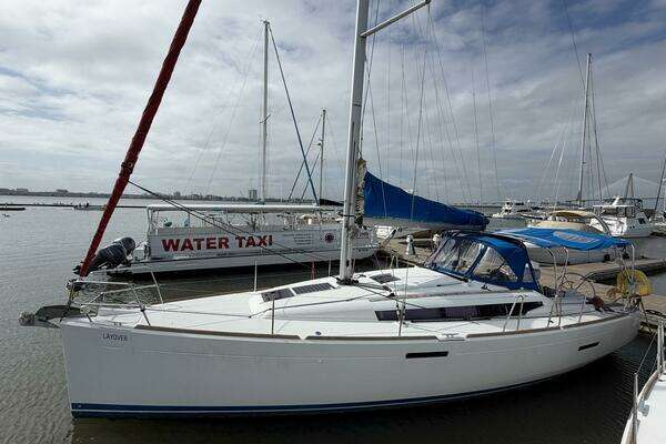 2018 Jeanneau Sun Odyssey 389
