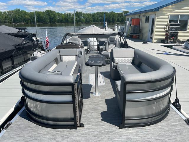 2022 Bennington L Quad Bench 25 LFB Tritoon - 4