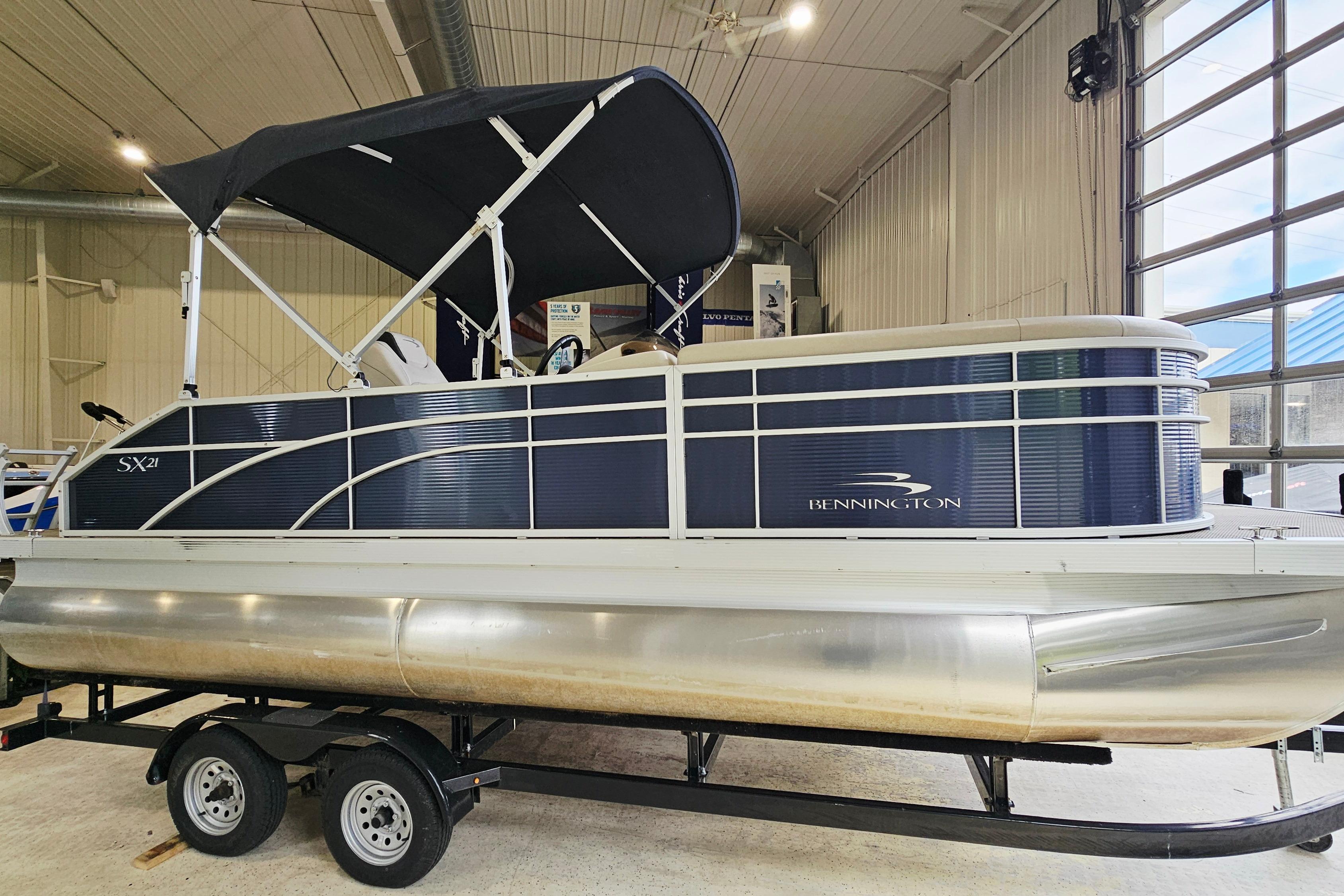 2019 Bennington 21 SX SWINGBACK