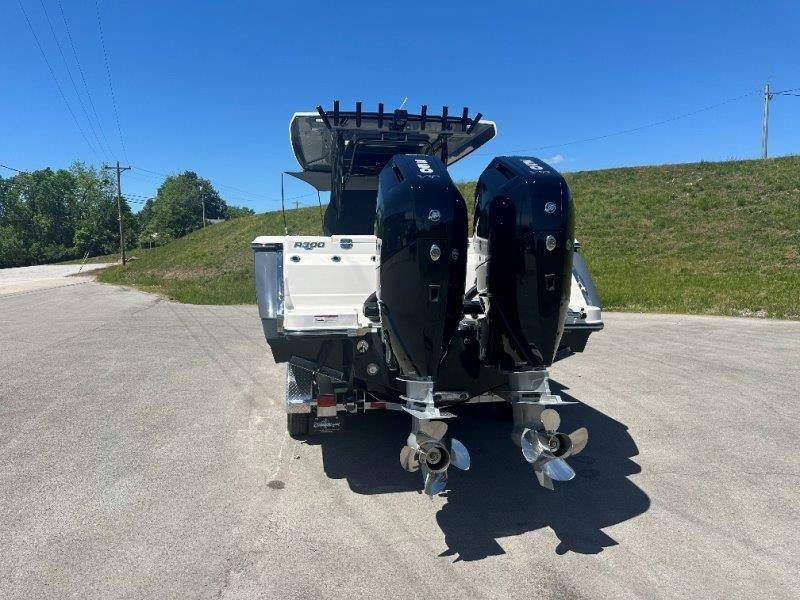 2026 Robalo R300 Center Console - 64