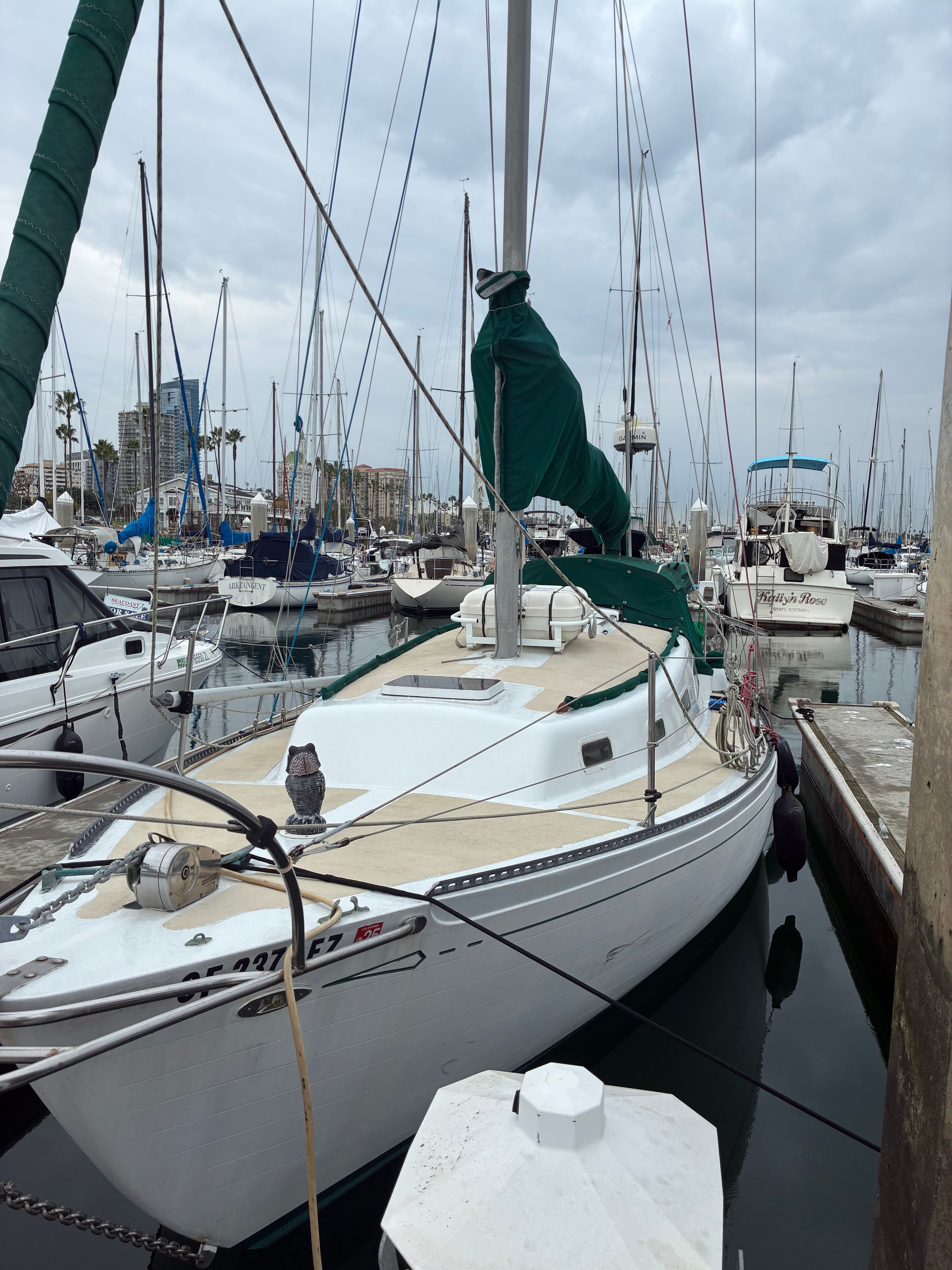 1972 Islander 34ft Sailboat cruiser