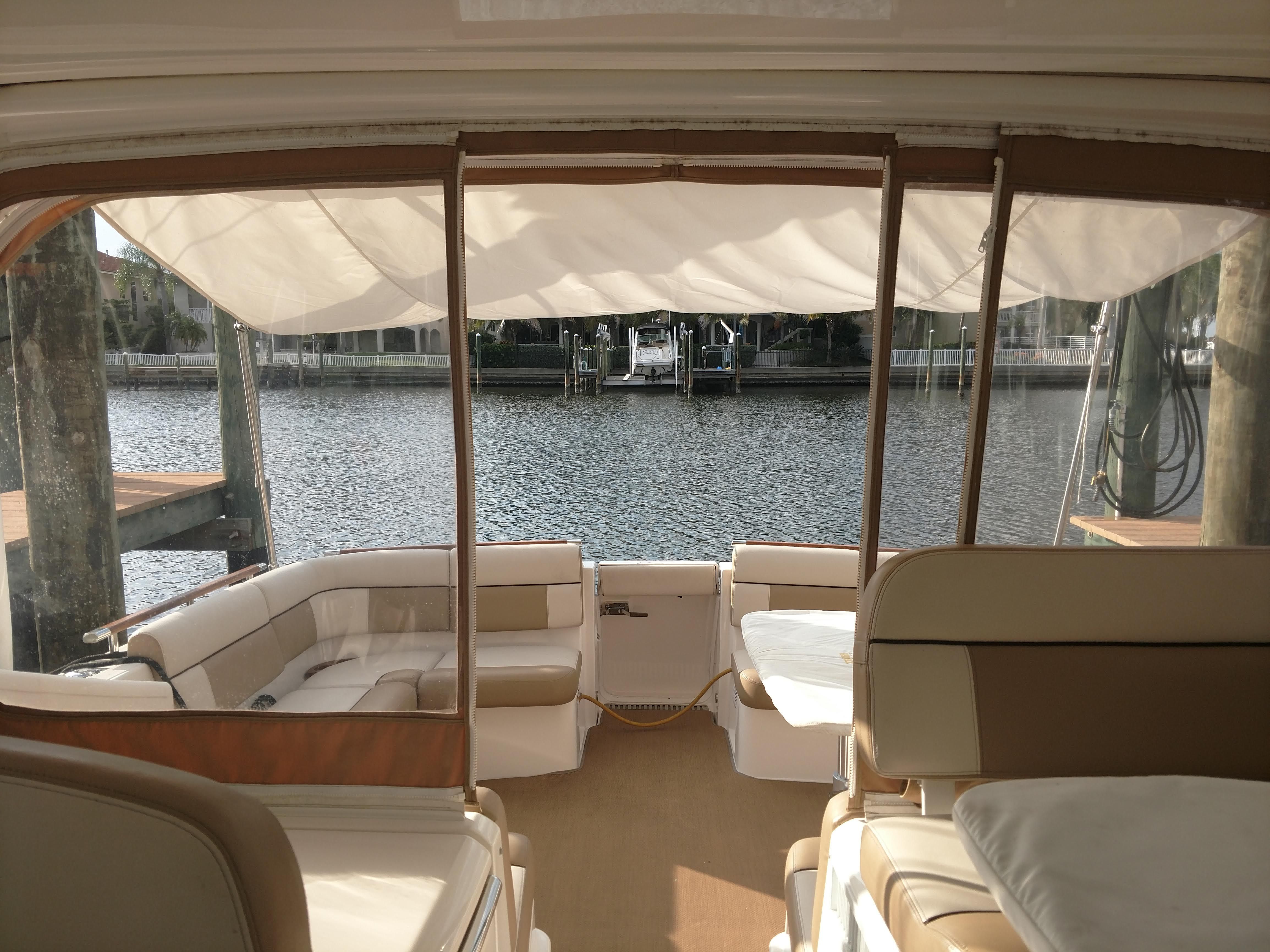 2014 Tiara Yachts 3100 Coronet - 16