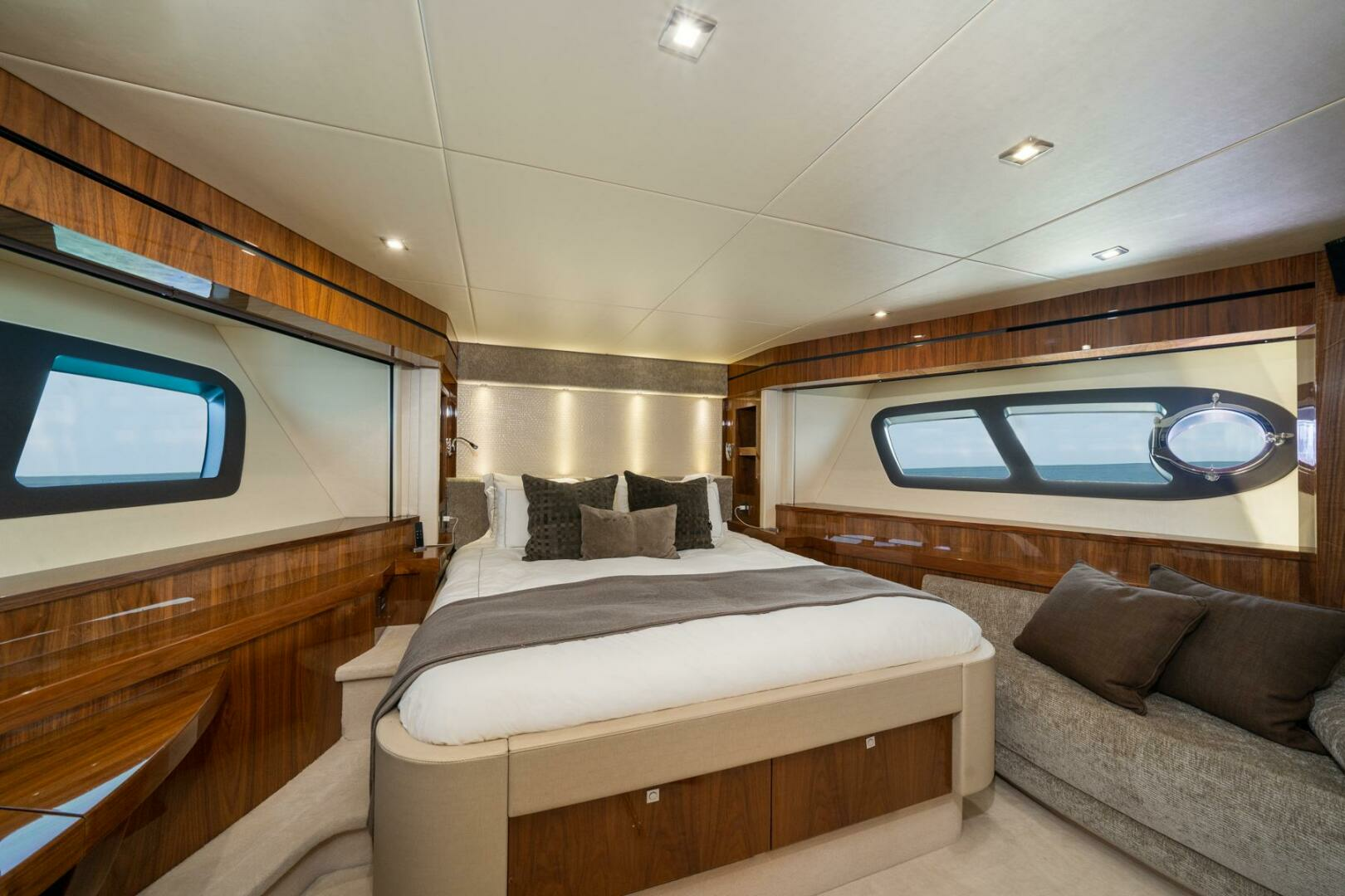 2015 Sunseeker 28 METER - Image 19