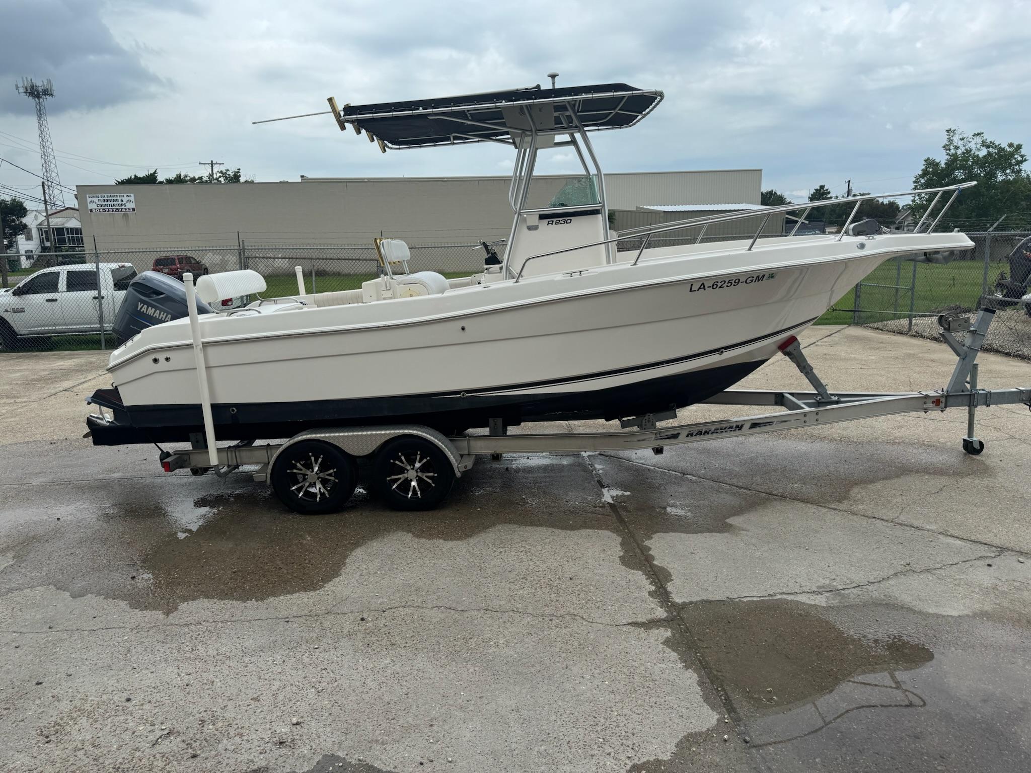 2004 Robalo R230 Center Console