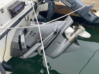 2006 Seaswirl Striper 2601 Walkaround I/O - 5